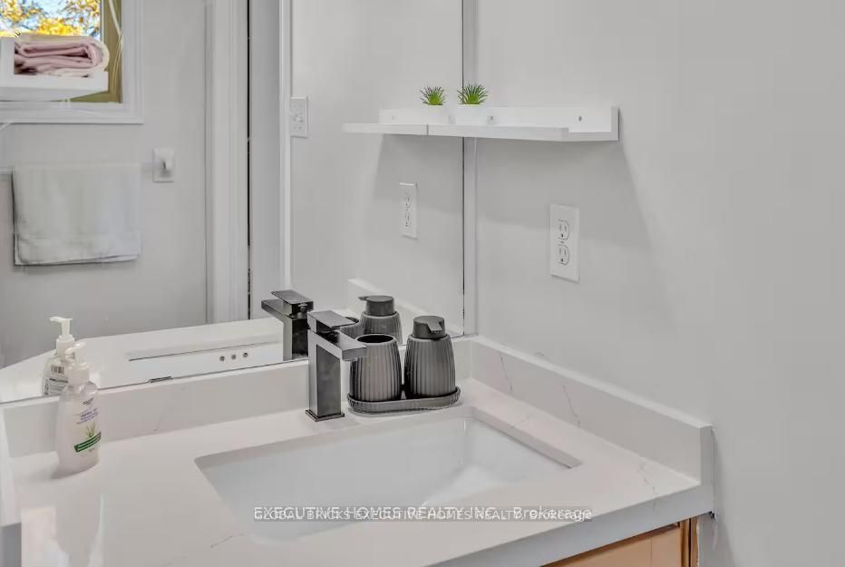 1245 Stephenson Drive 17 Property Photo 22