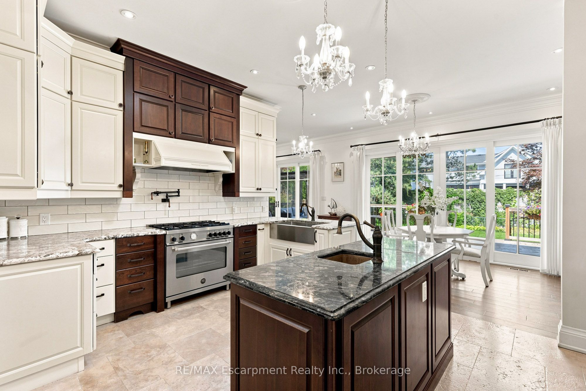 2073 Deramore Drive Property Photo 12