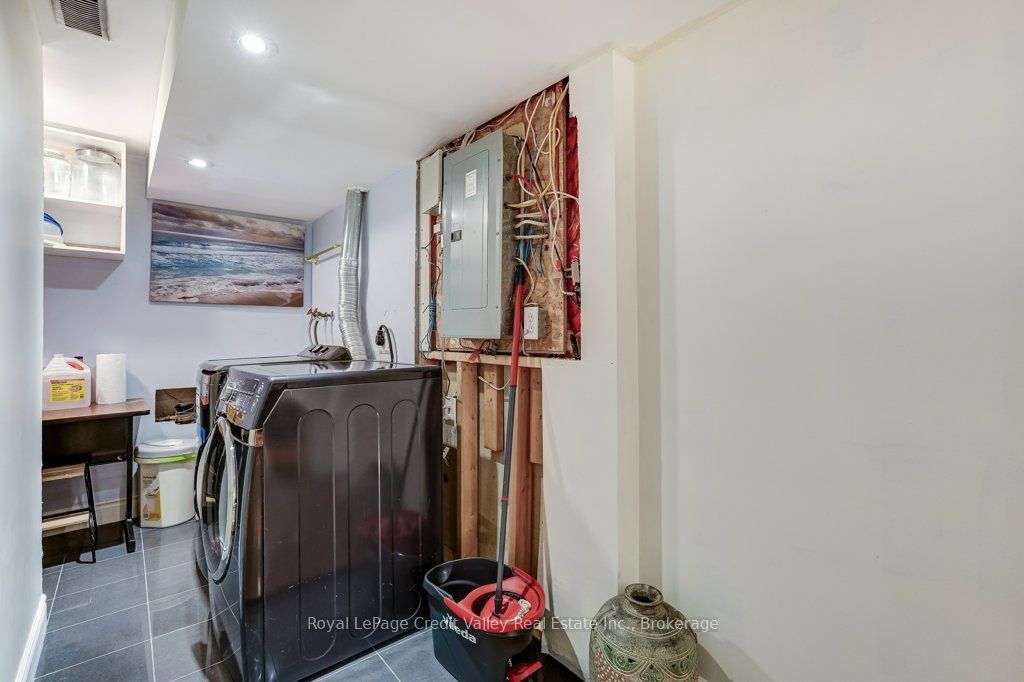 23 Tinsmith Street Property Photo 33