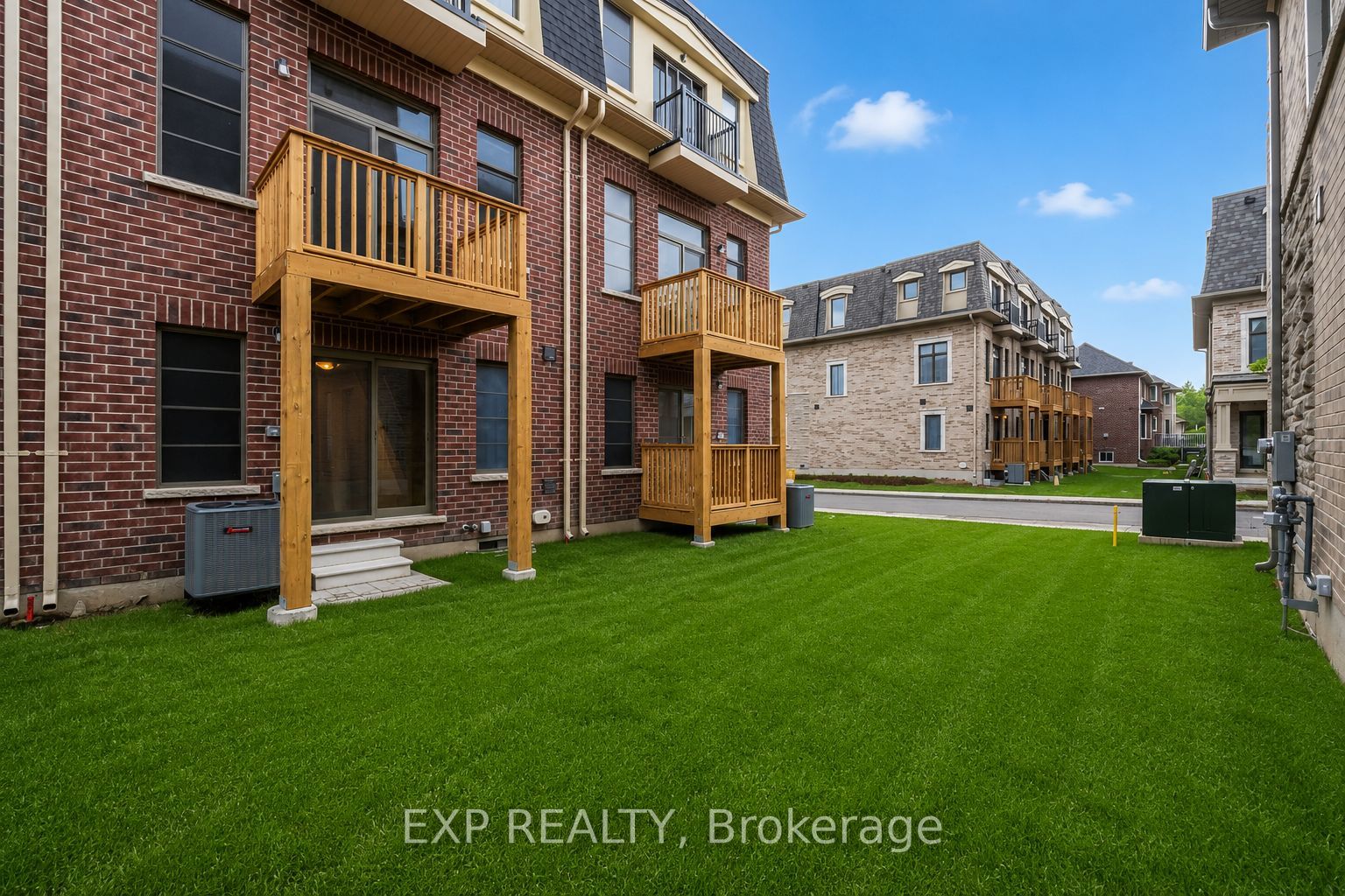 209 Wyndham Street Property Photo 33