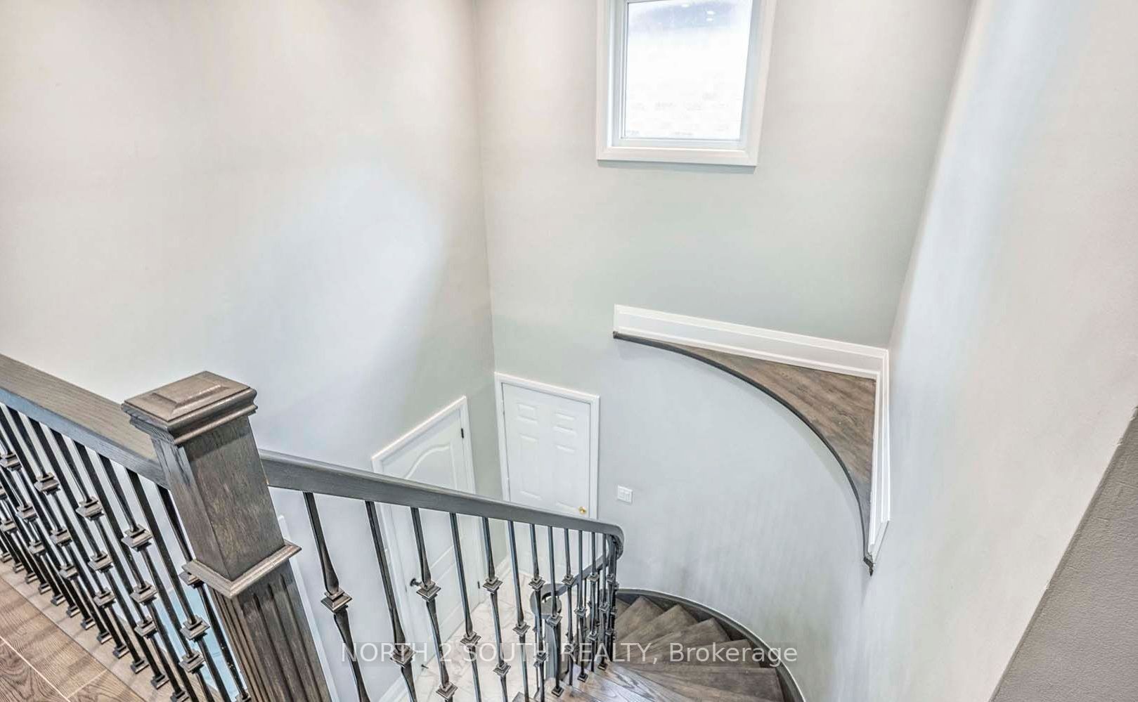 37 Loire Court Upper Property Photo 23