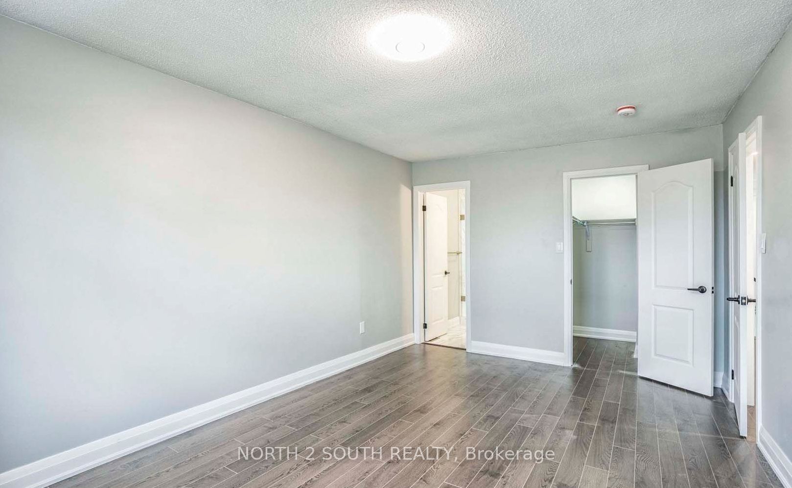 37 Loire Court Upper Property Photo 26