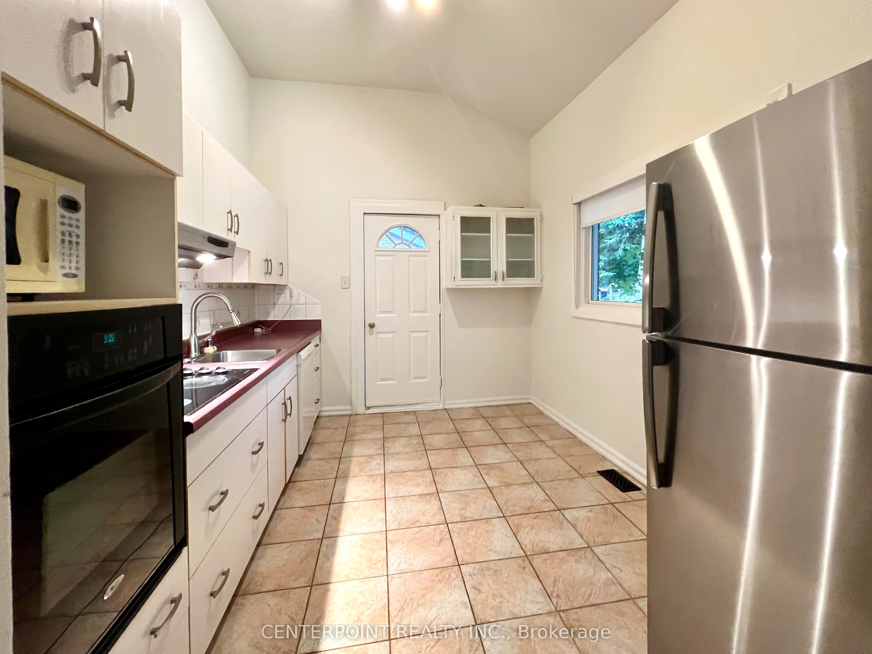 287 Kent Crescent Property Photo 7