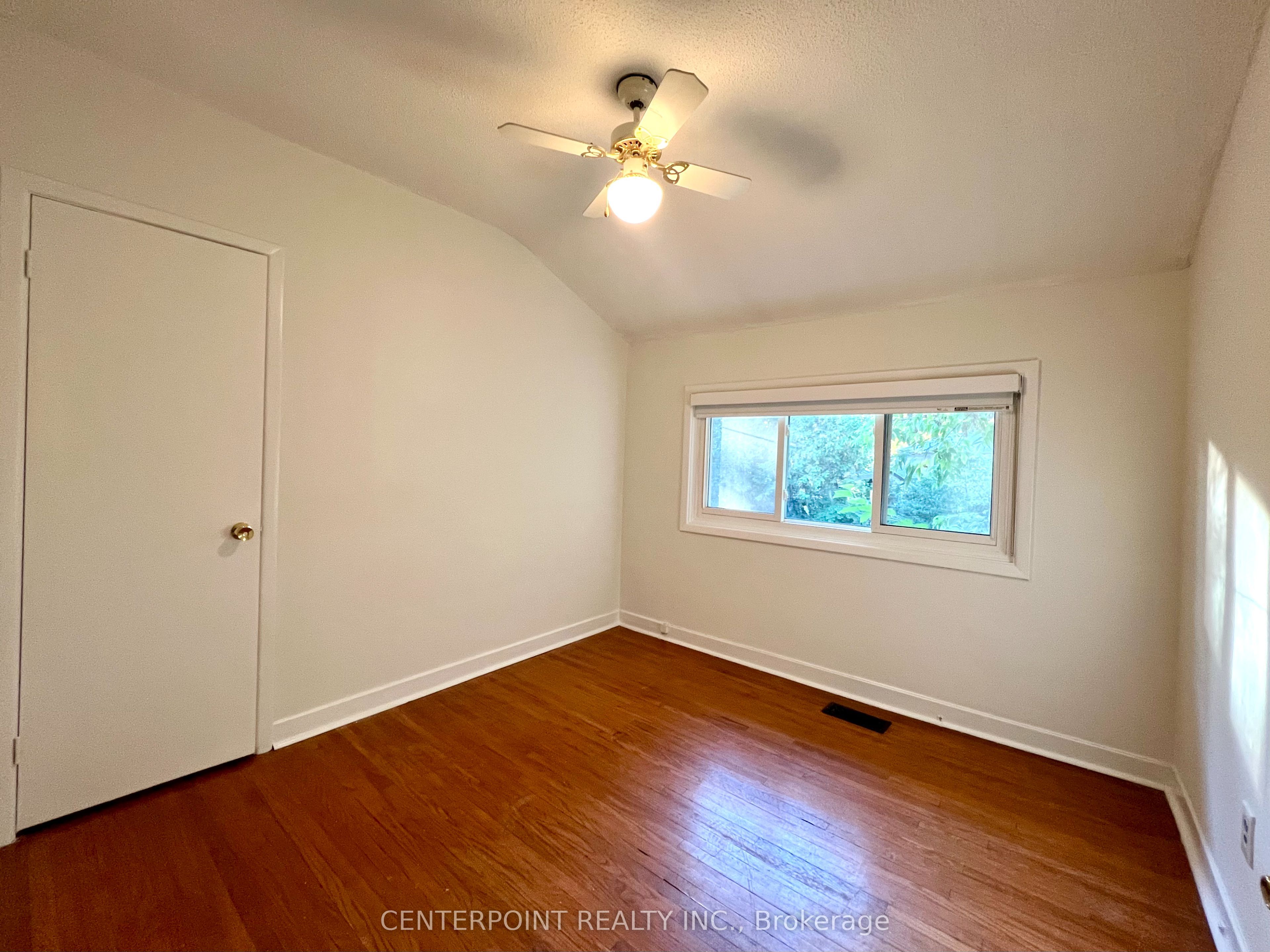 287 Kent Crescent Property Photo 9