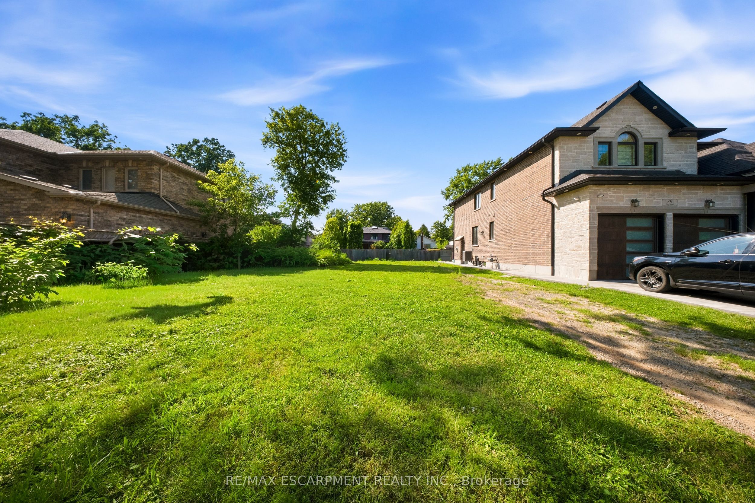 75 Troy Street Property Photo 15