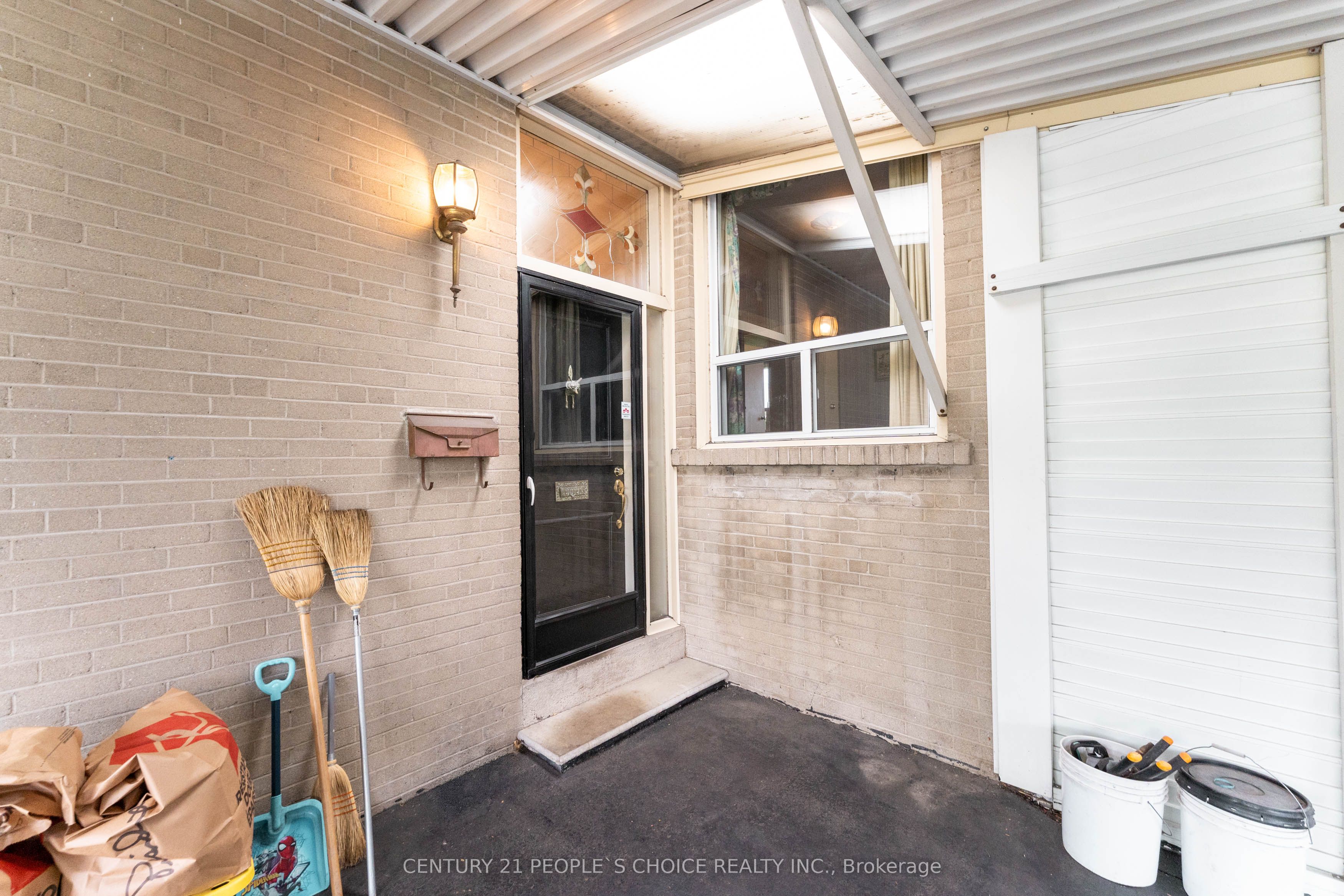 82 Hadrian Drive Property Photo 6