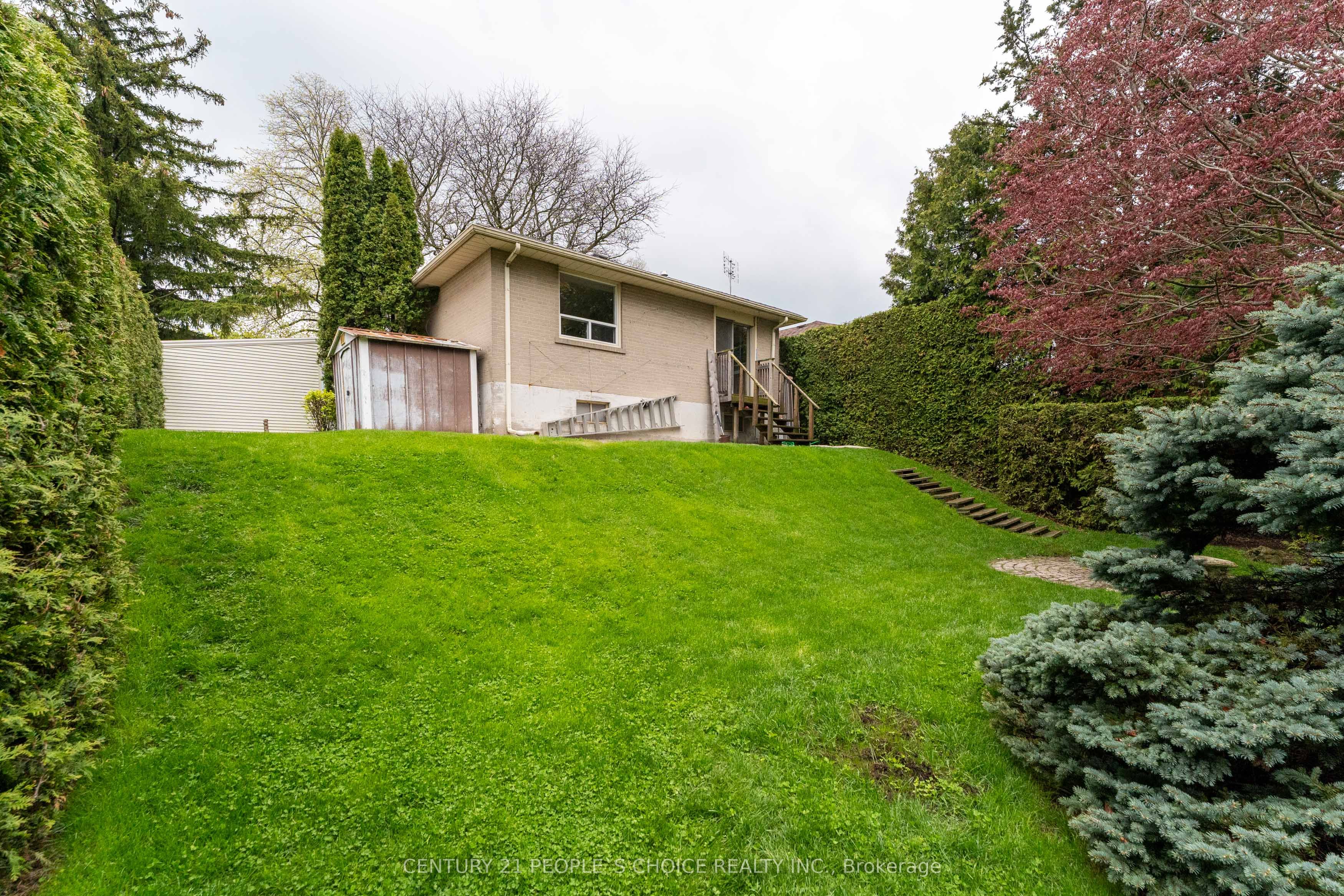 82 Hadrian Drive Property Photo 40