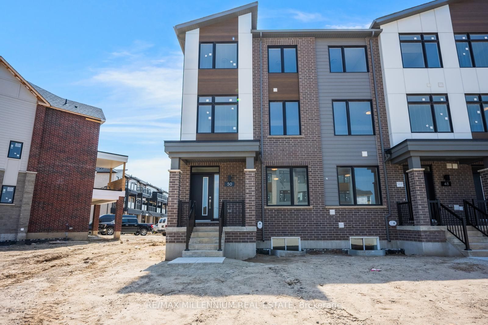 50 Thornbird Crescent Main Property Photo 3