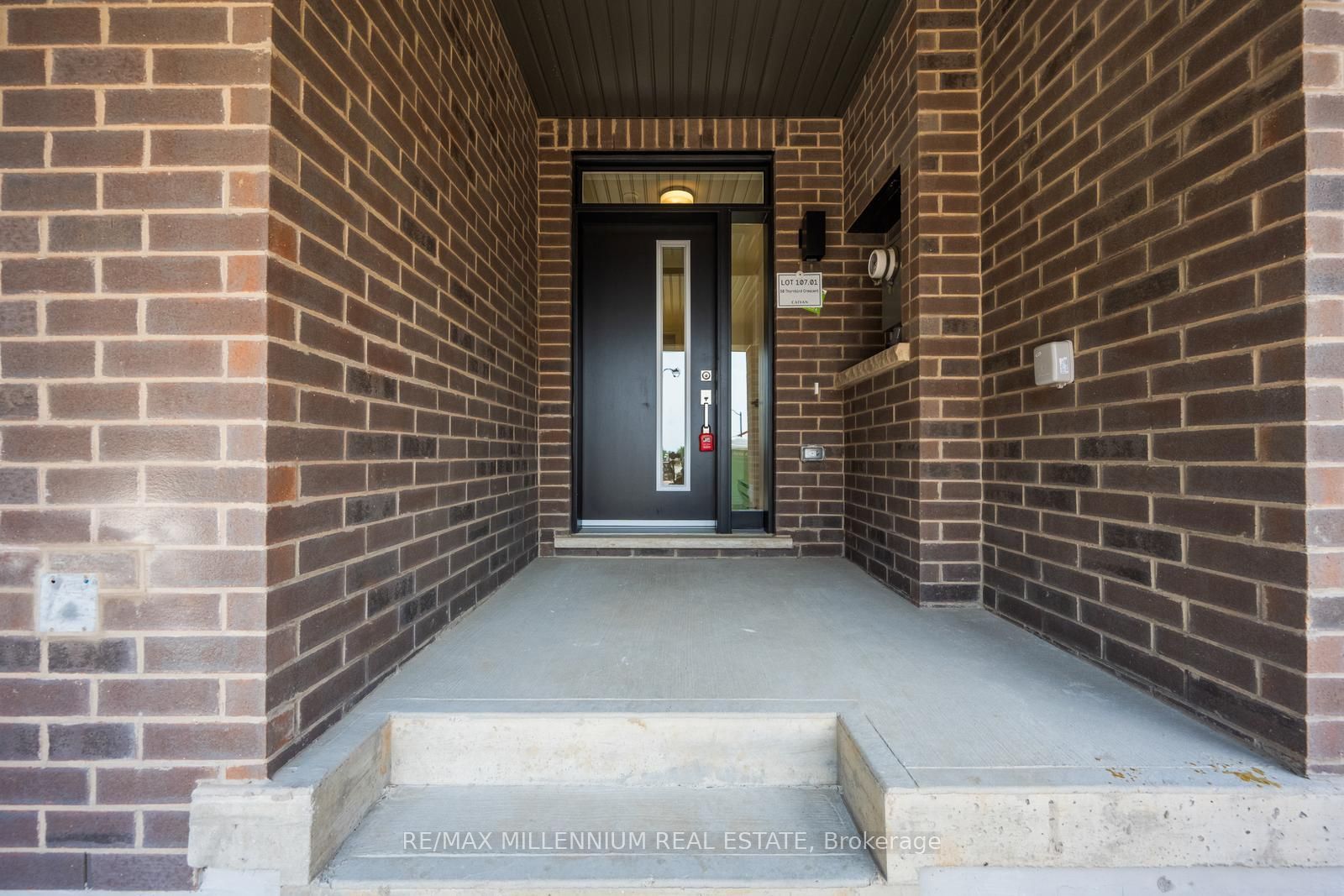 50 Thornbird Crescent Main Property Photo 6