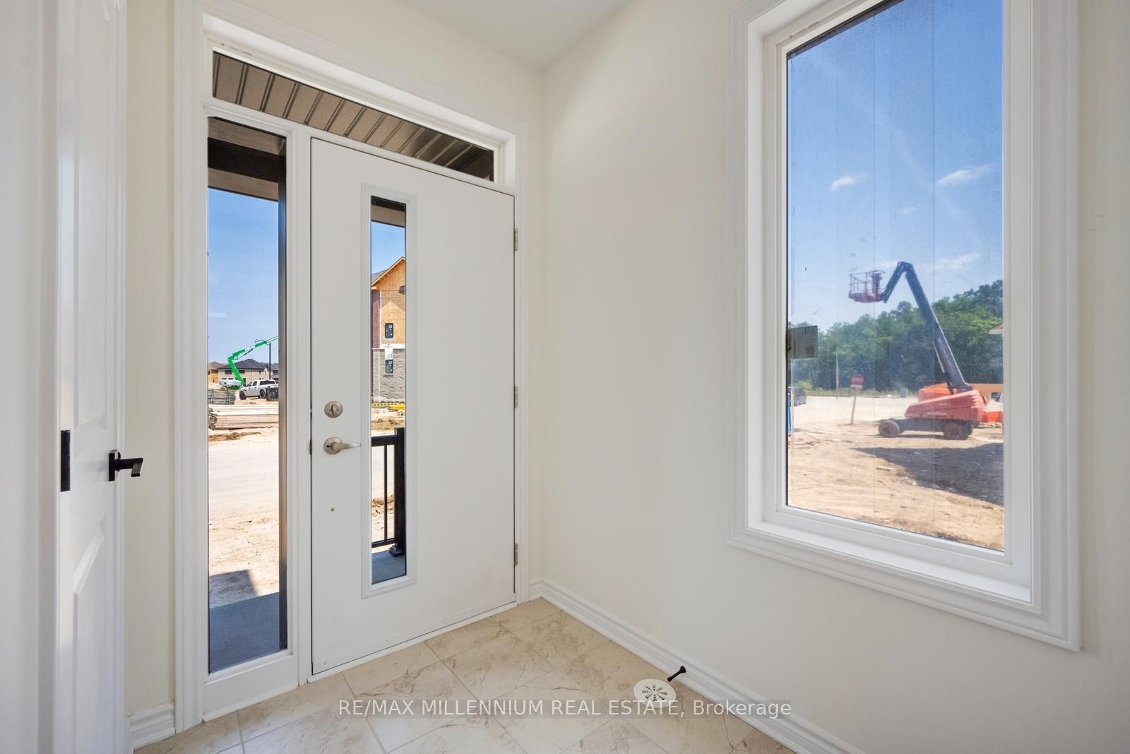50 Thornbird Crescent Main Property Photo 8