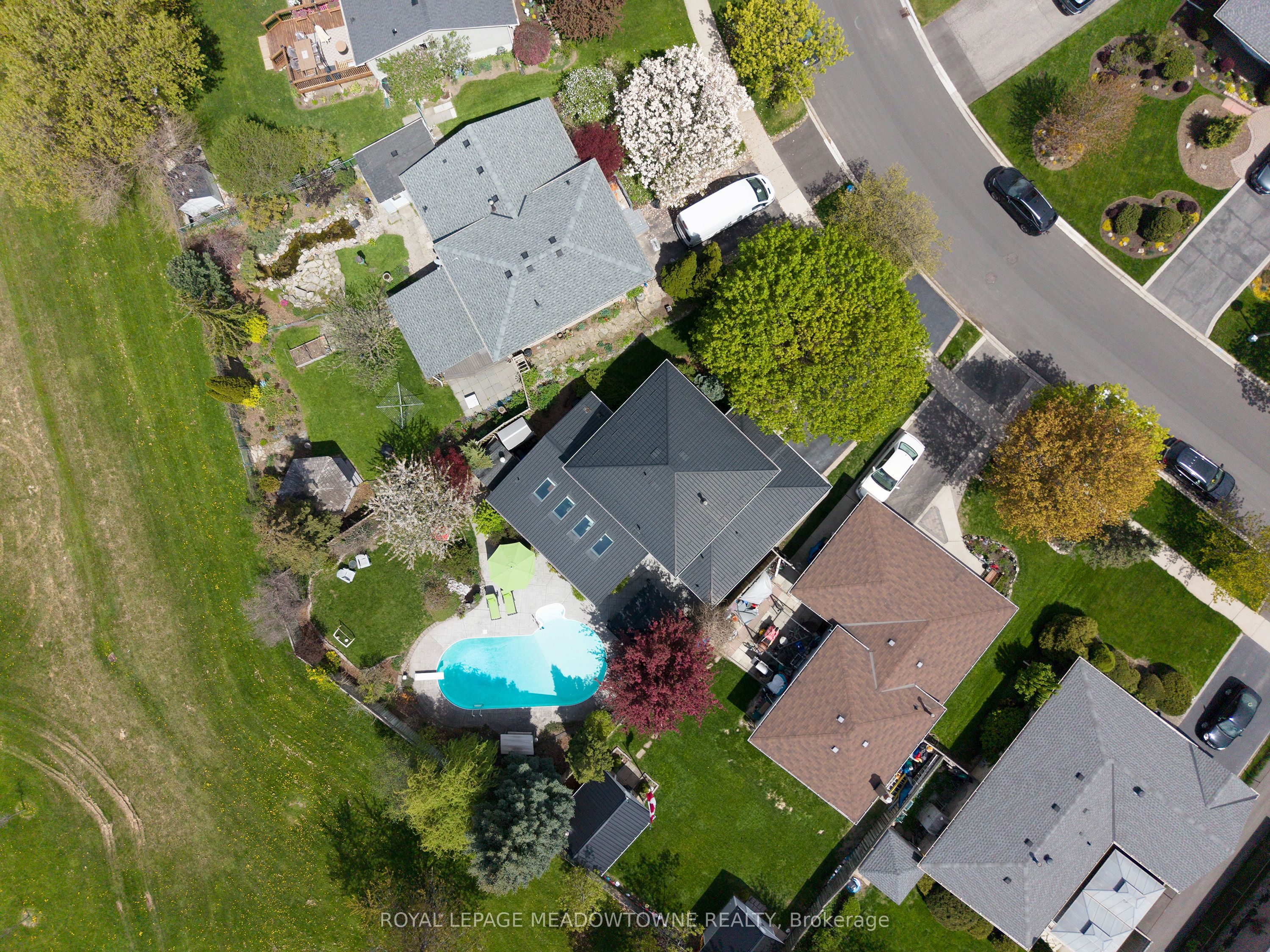 855 Maple Avenue Property Photo 3