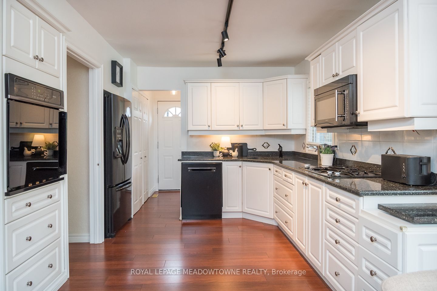 855 Maple Avenue Property Photo 12