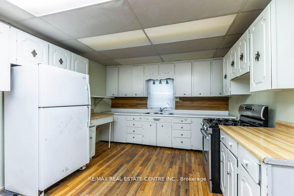 215-217 Queen Street Property Photo 19