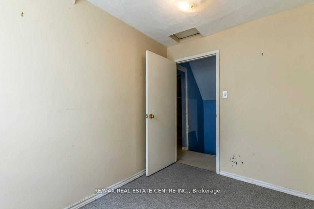 215-217 Queen Street Property Photo 25