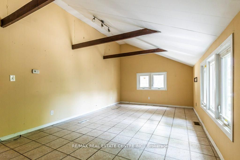 215-217 Queen Street Property Photo 44