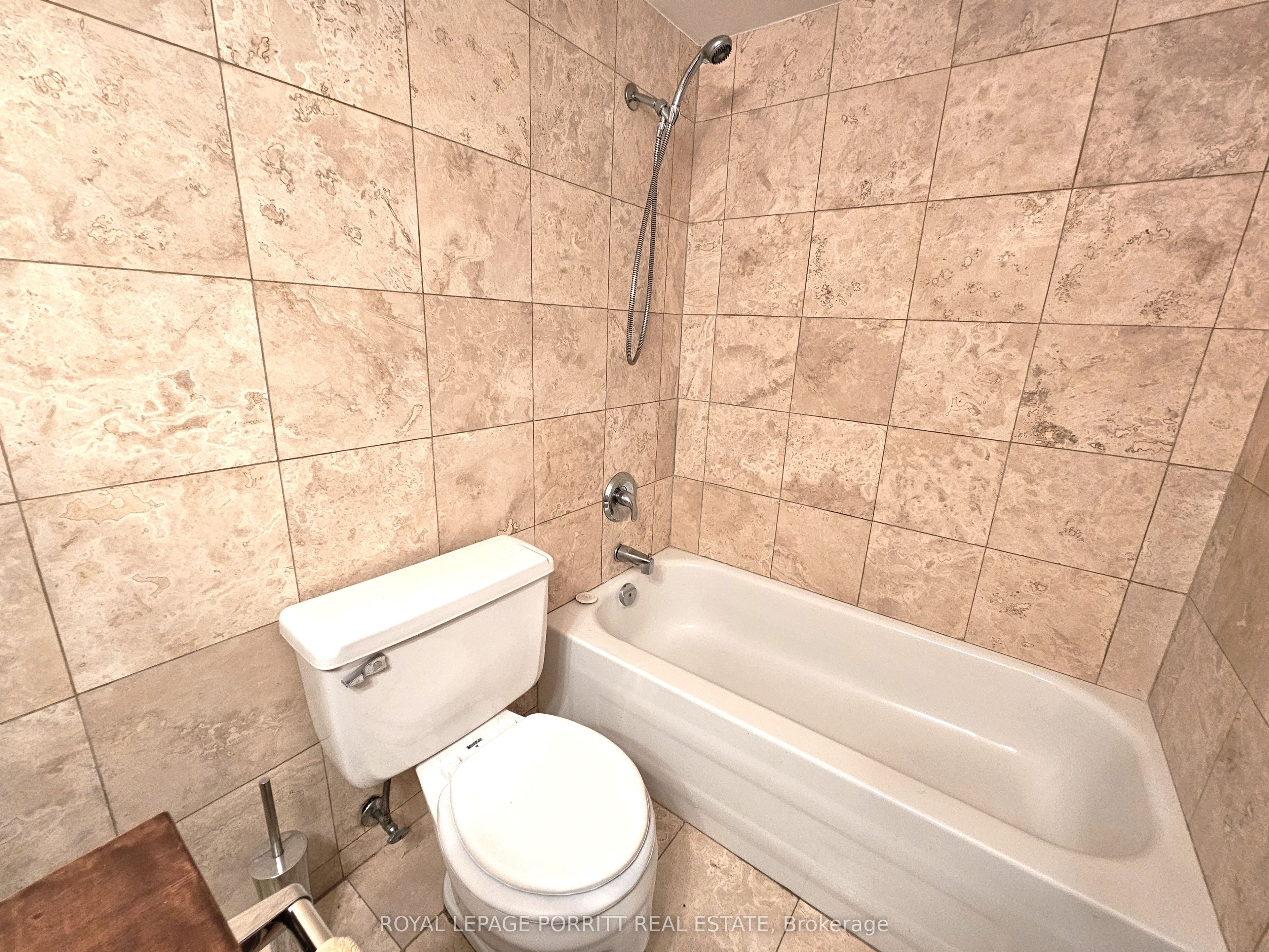 1535 Lakeshore Road E 1704 Property Photo 17