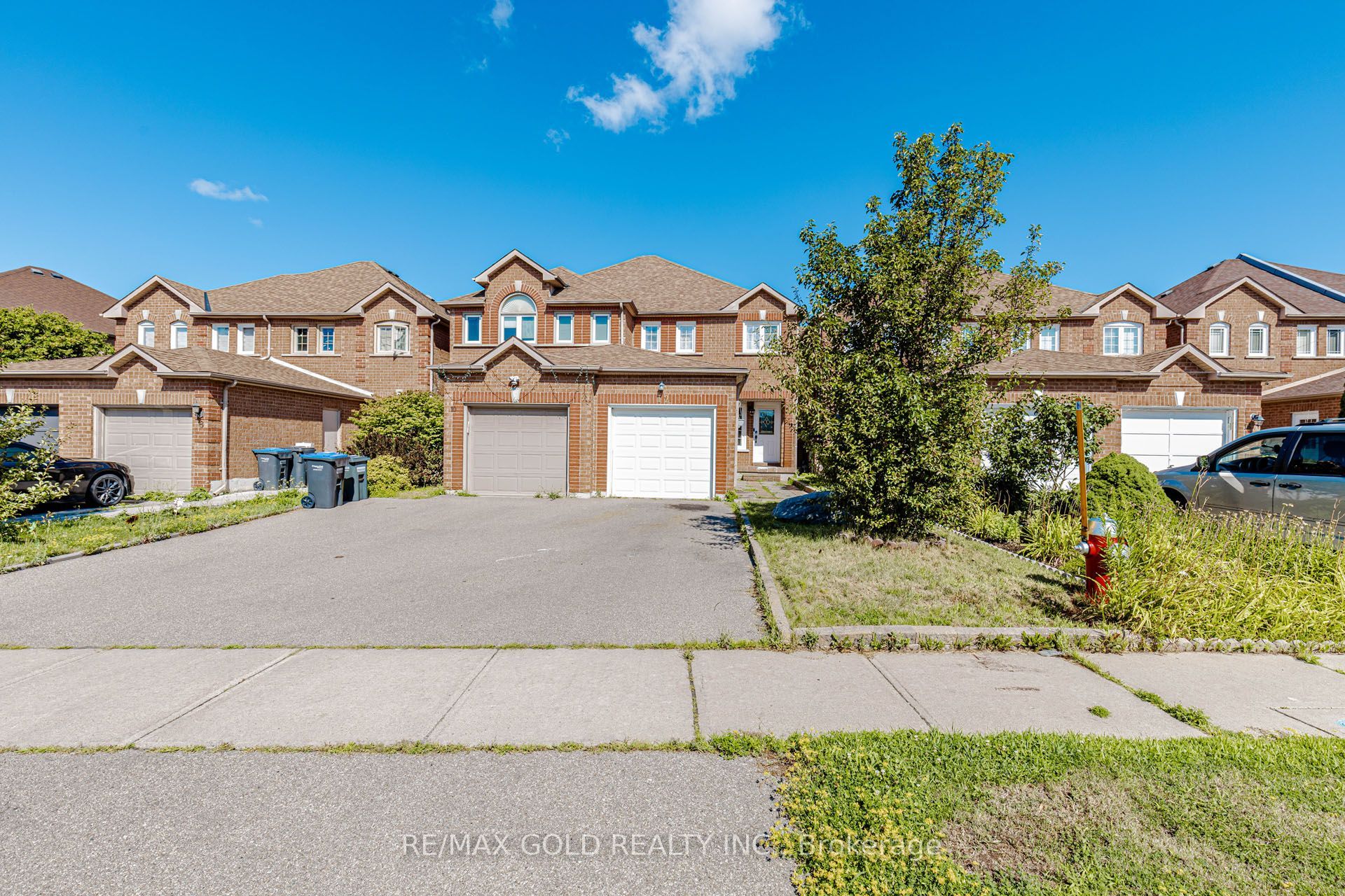 12 Mccleave Crescent Property Photo 1