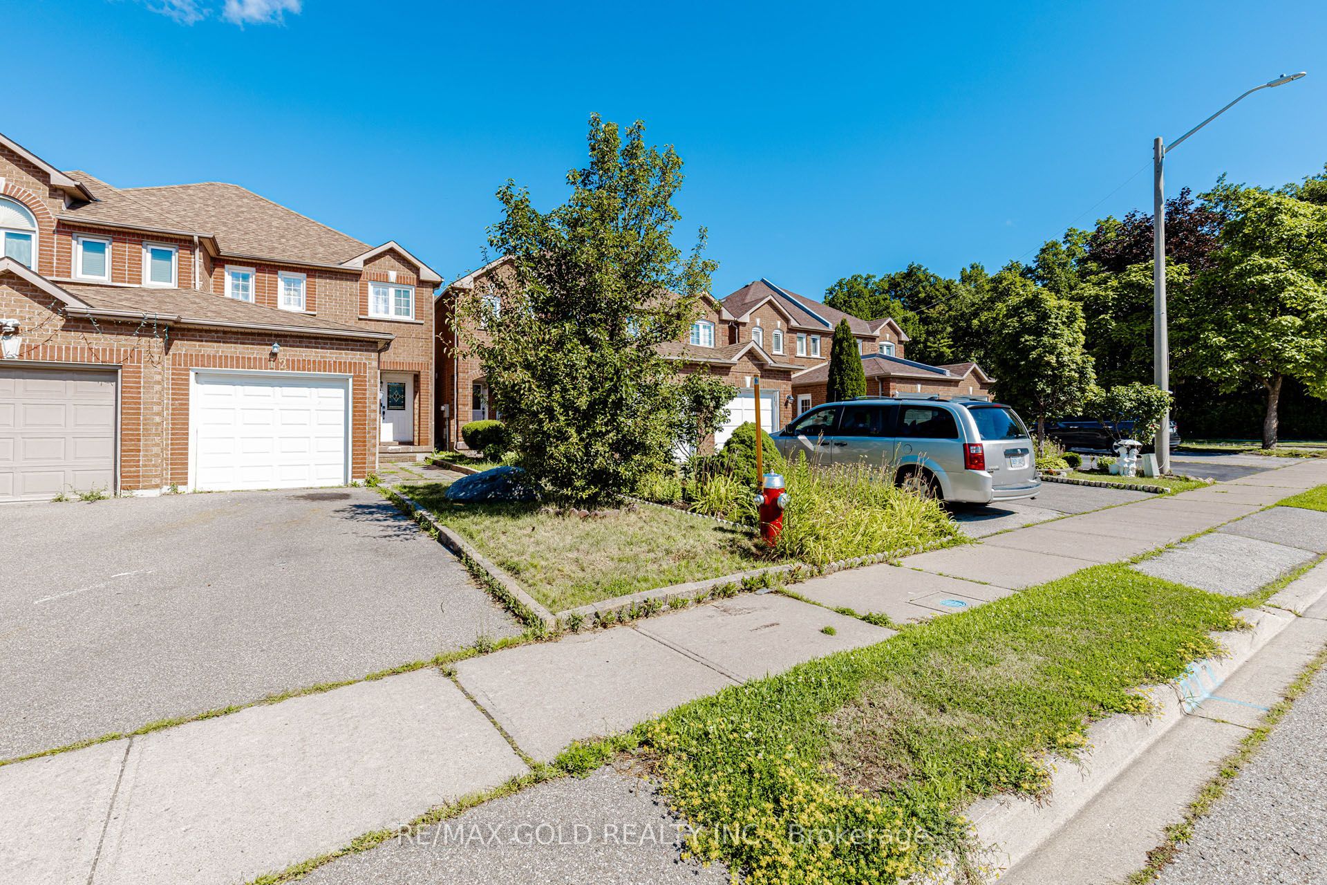 12 Mccleave Crescent Property Photo 2