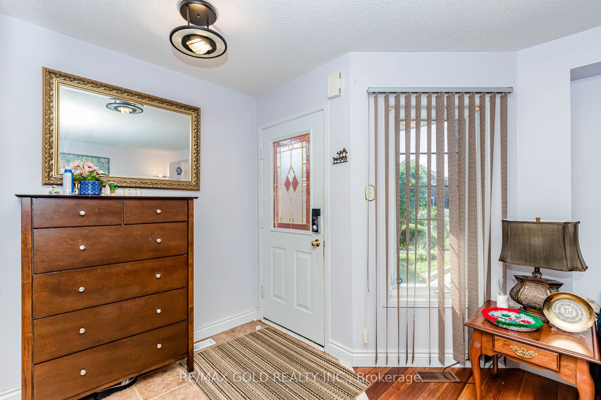 12 Mccleave Crescent Property Photo 4