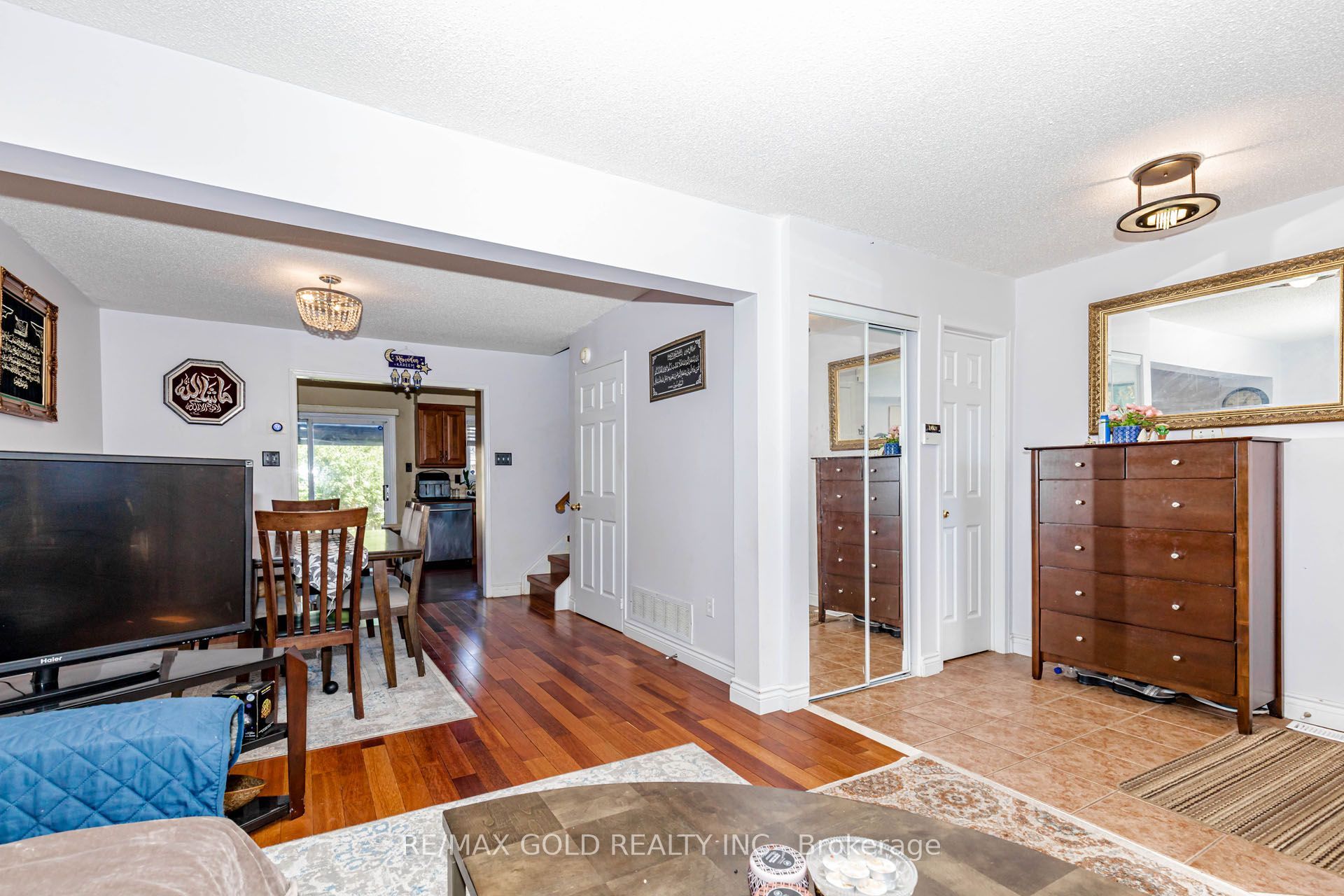 12 Mccleave Crescent Property Photo 10