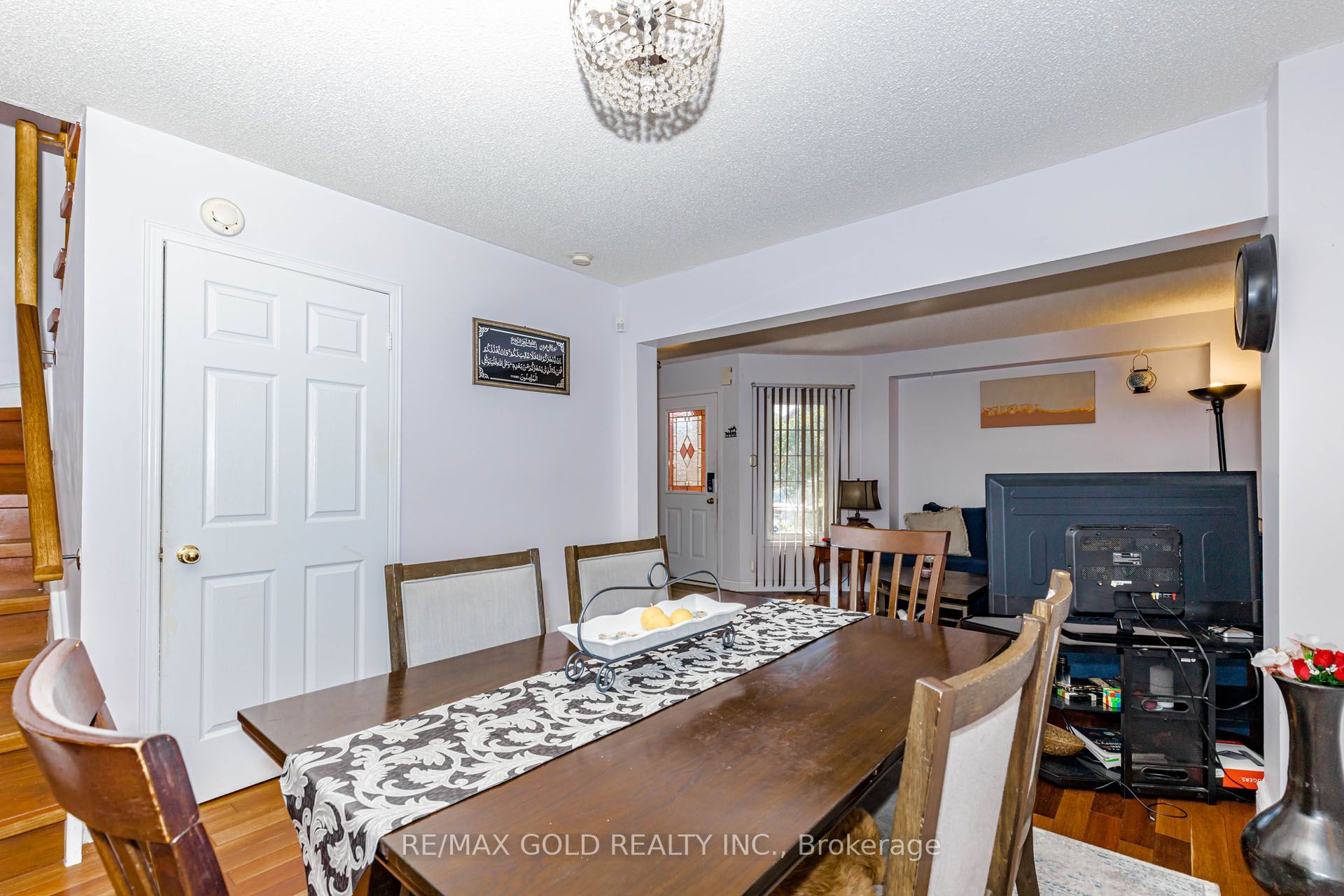 12 Mccleave Crescent Property Photo 14