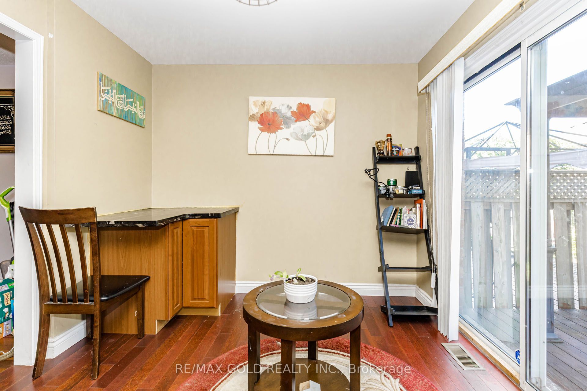 12 Mccleave Crescent Property Photo 21