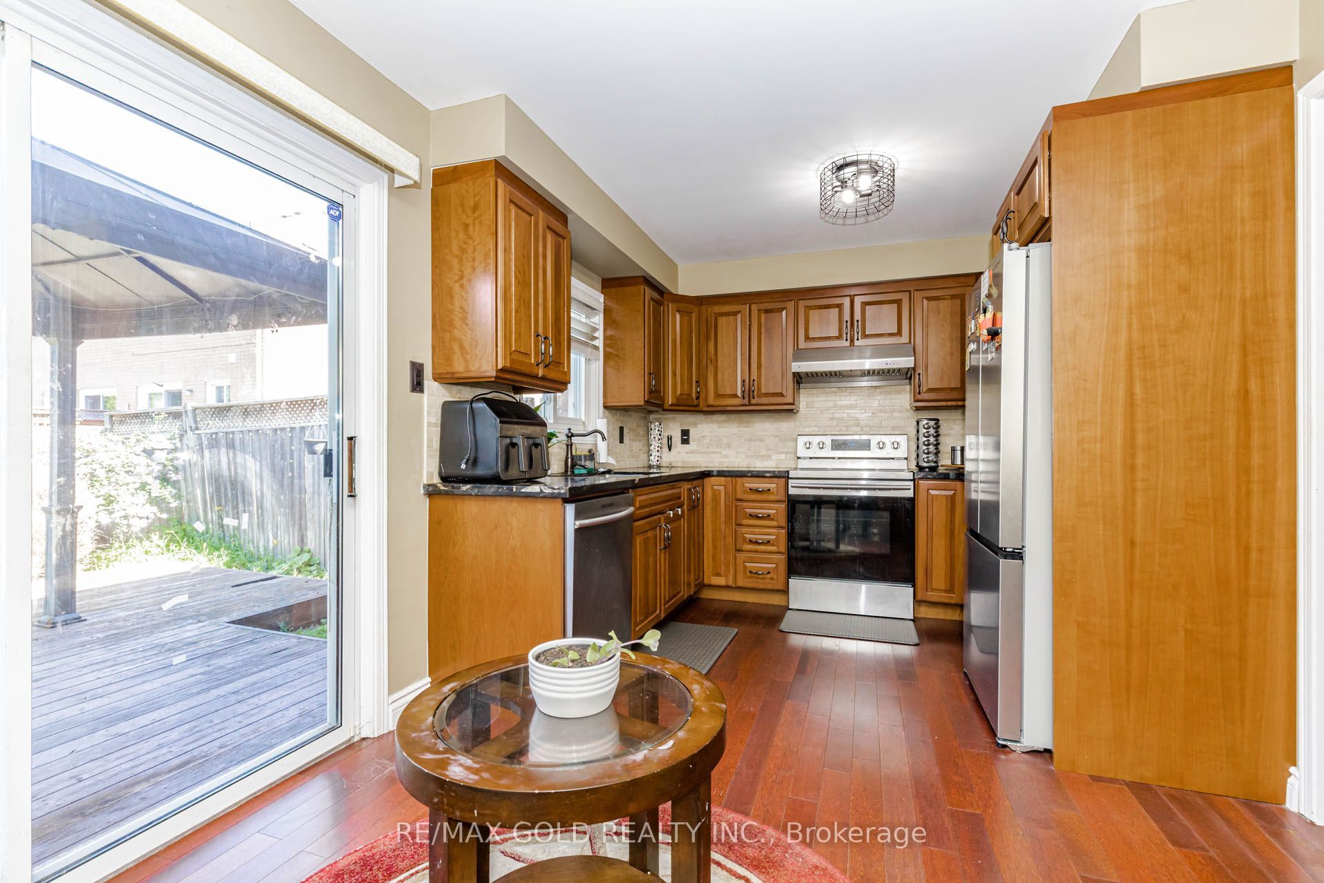 12 Mccleave Crescent Property Photo 23