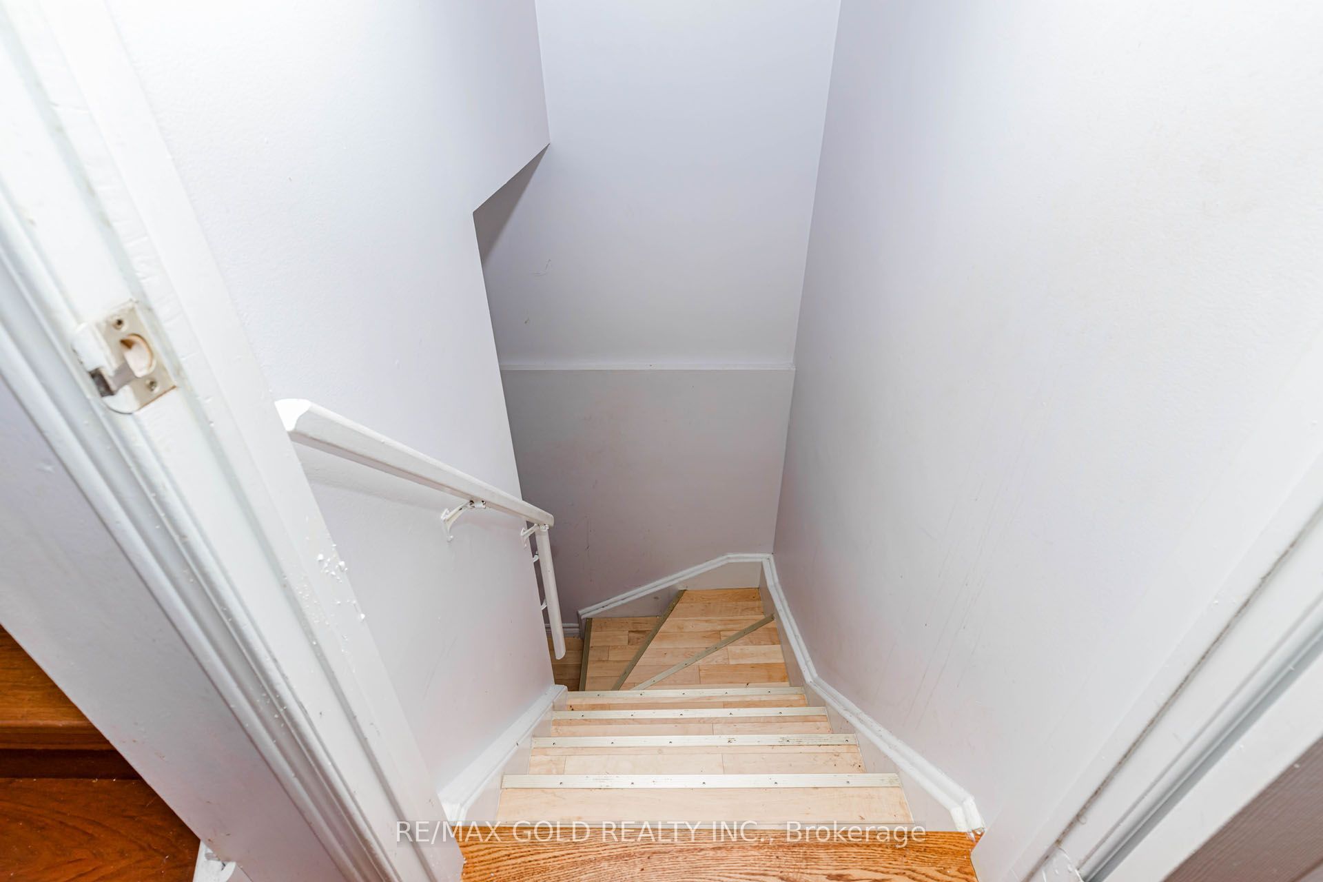 12 Mccleave Crescent Property Photo 35