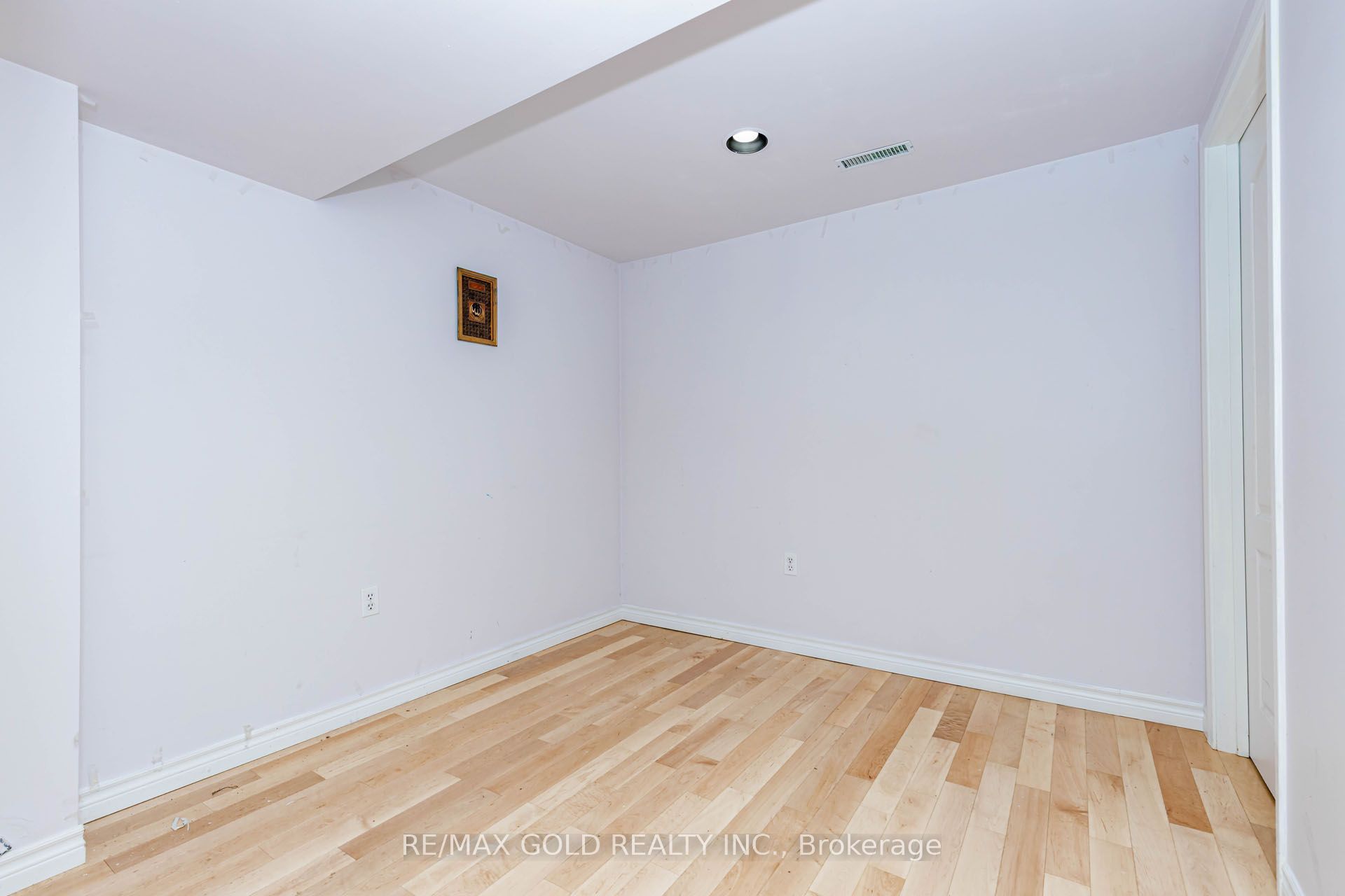 12 Mccleave Crescent Property Photo 40