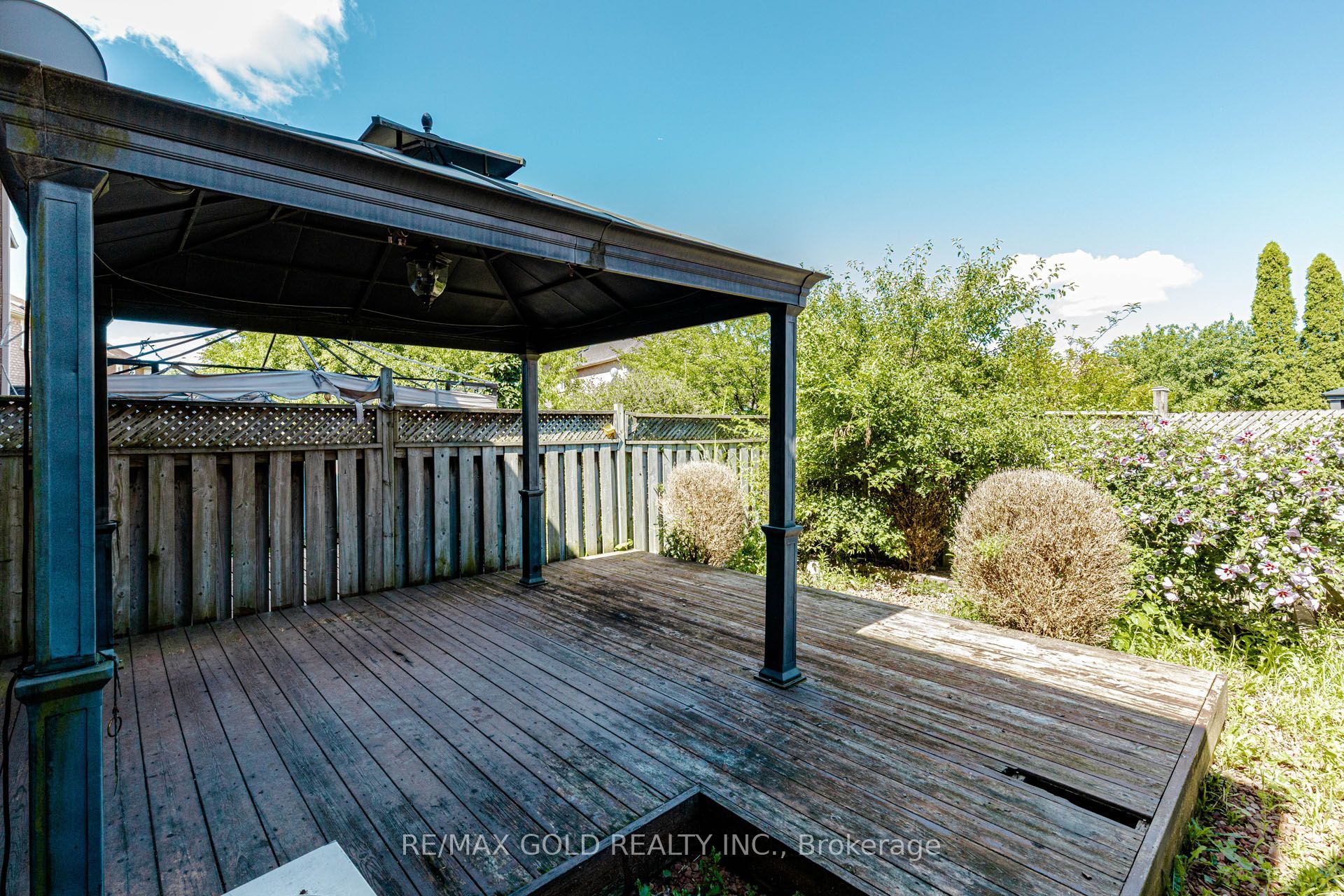 12 Mccleave Crescent Property Photo 44