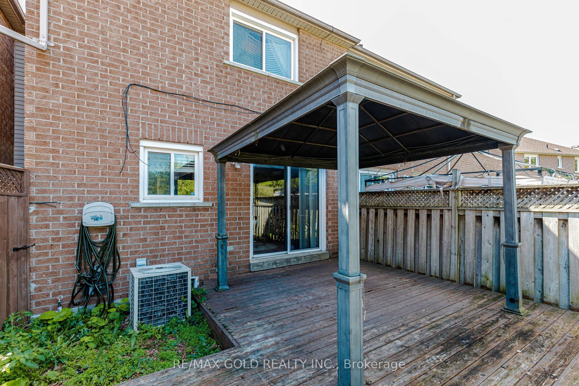12 Mccleave Crescent Property Photo 45