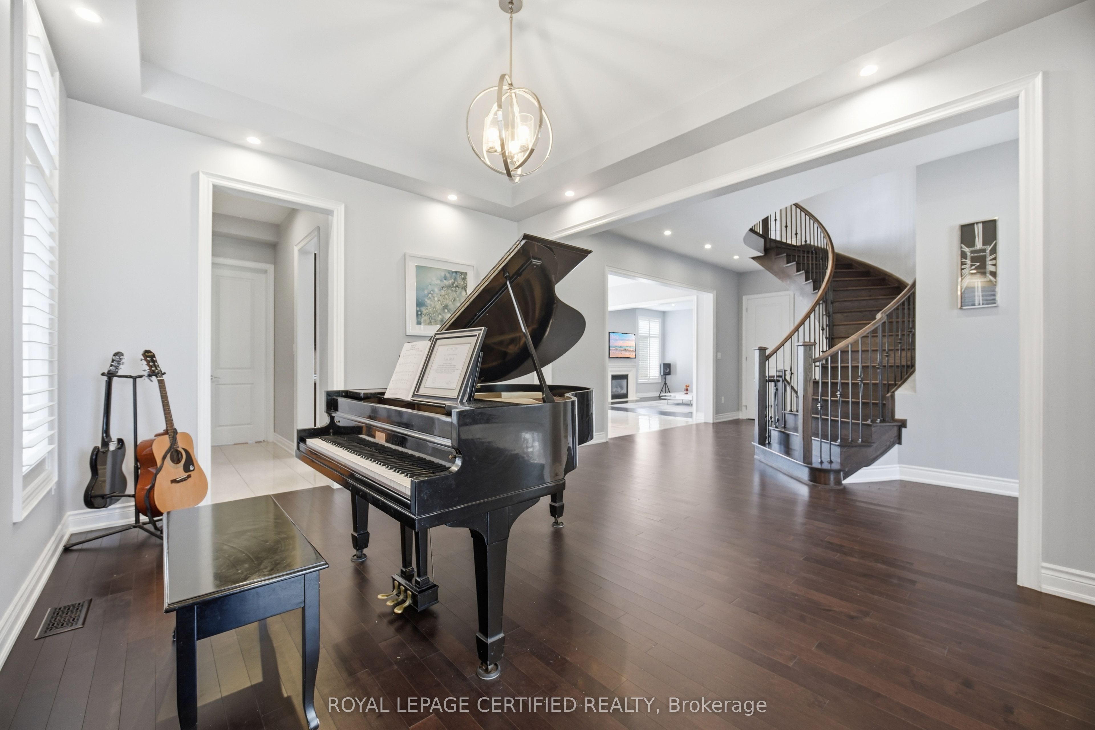 8833 Creditview Road Property Photo 7