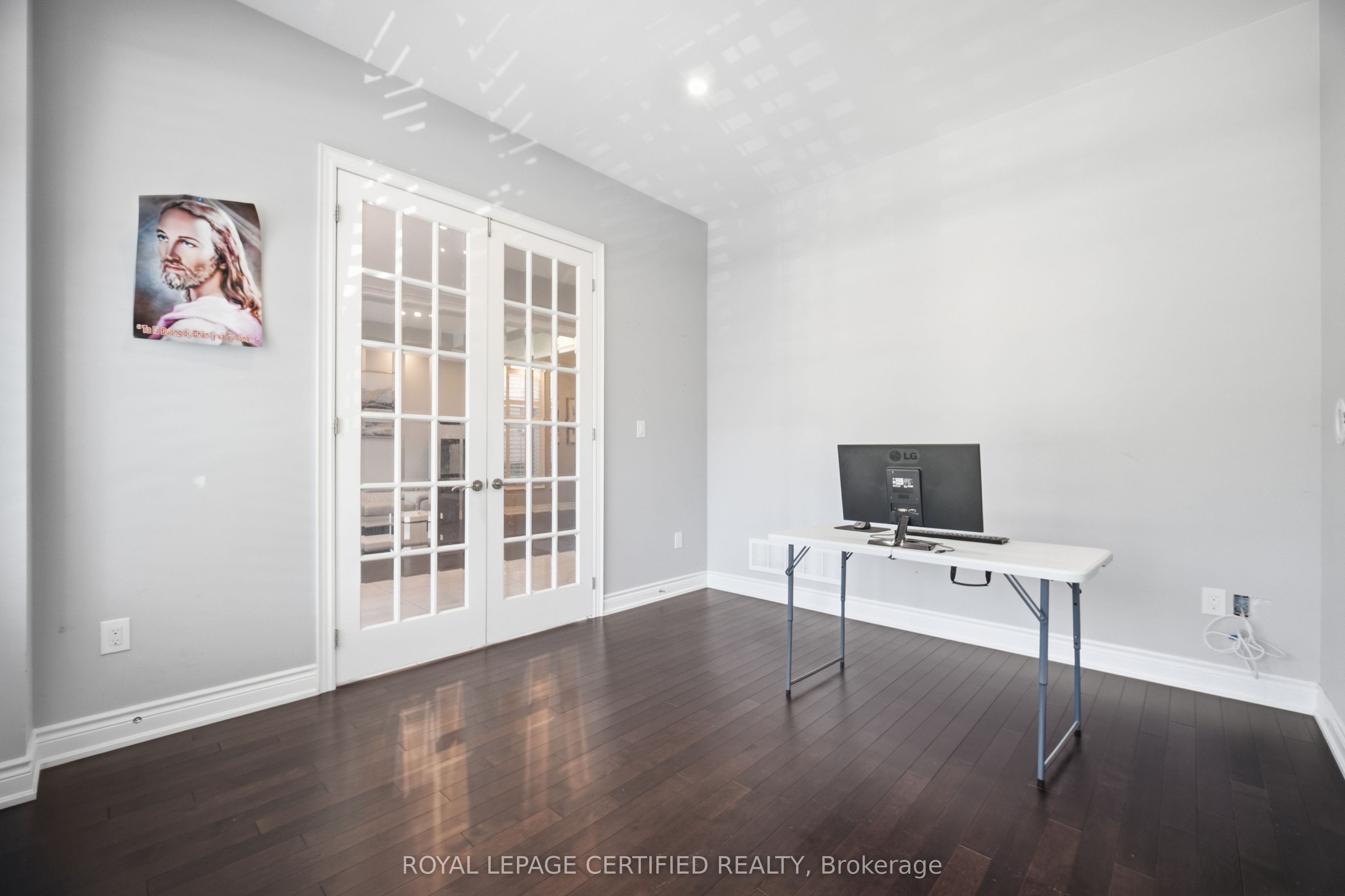 8833 Creditview Road Property Photo 15