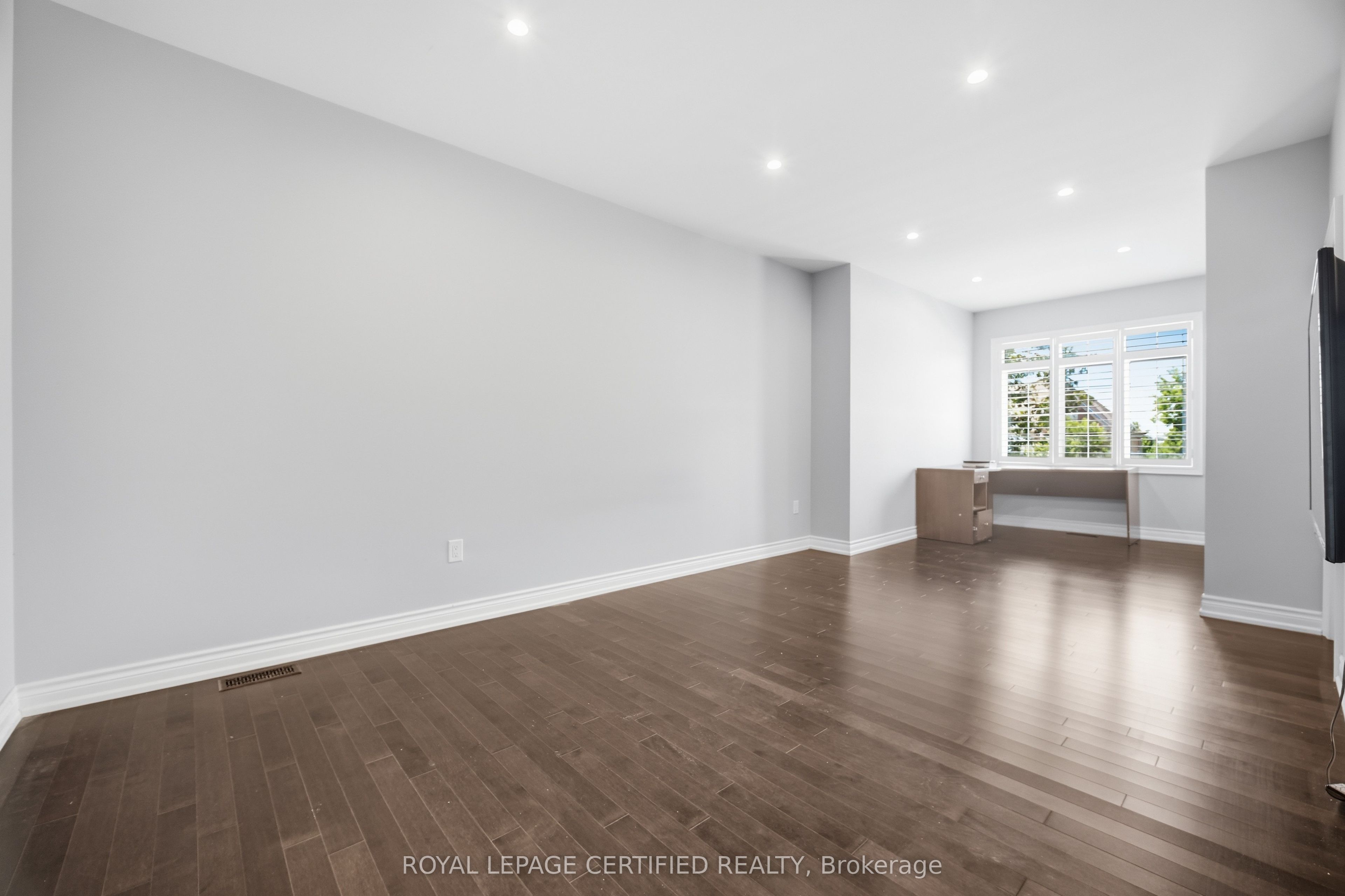 8833 Creditview Road Property Photo 23