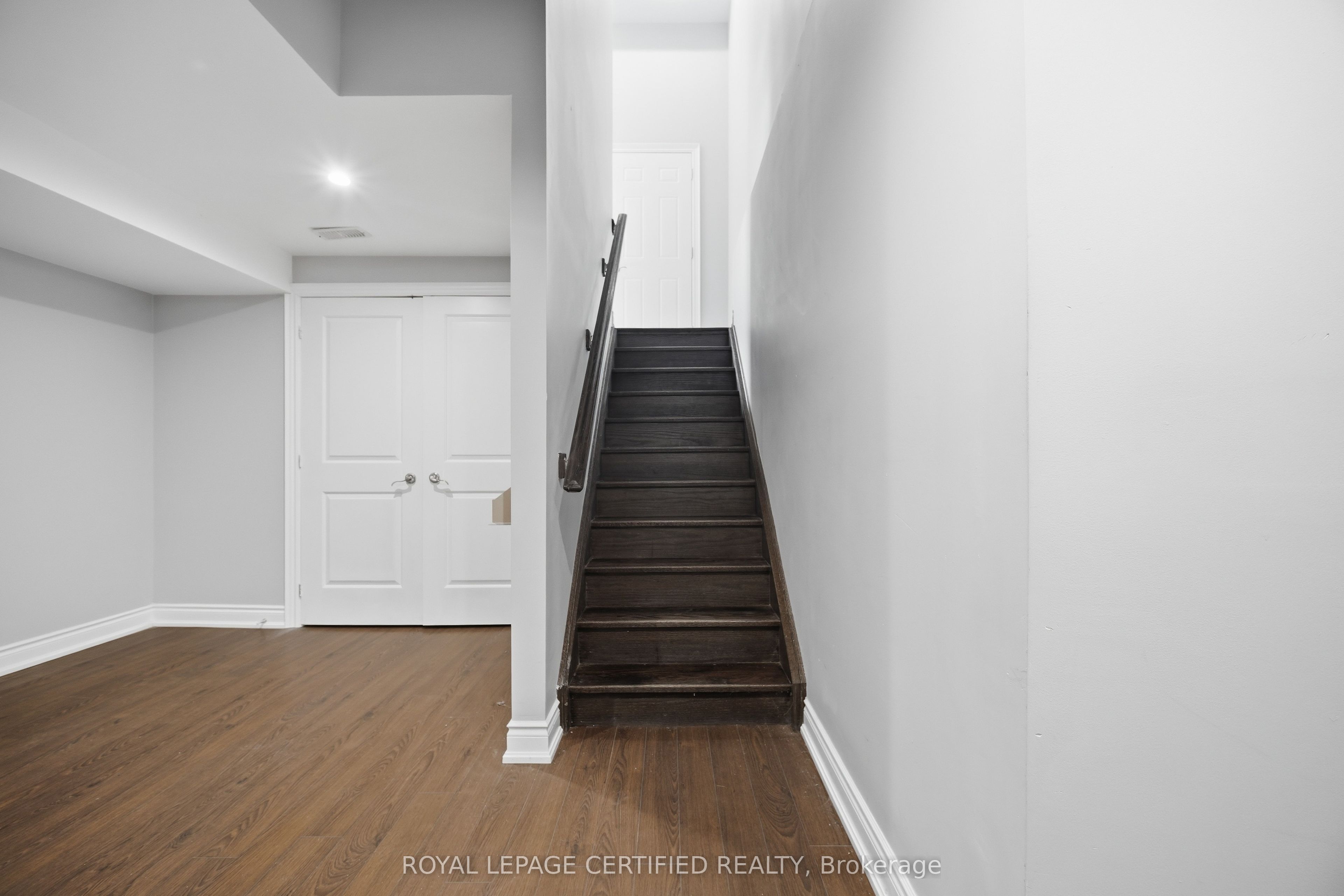 8833 Creditview Road Property Photo 33