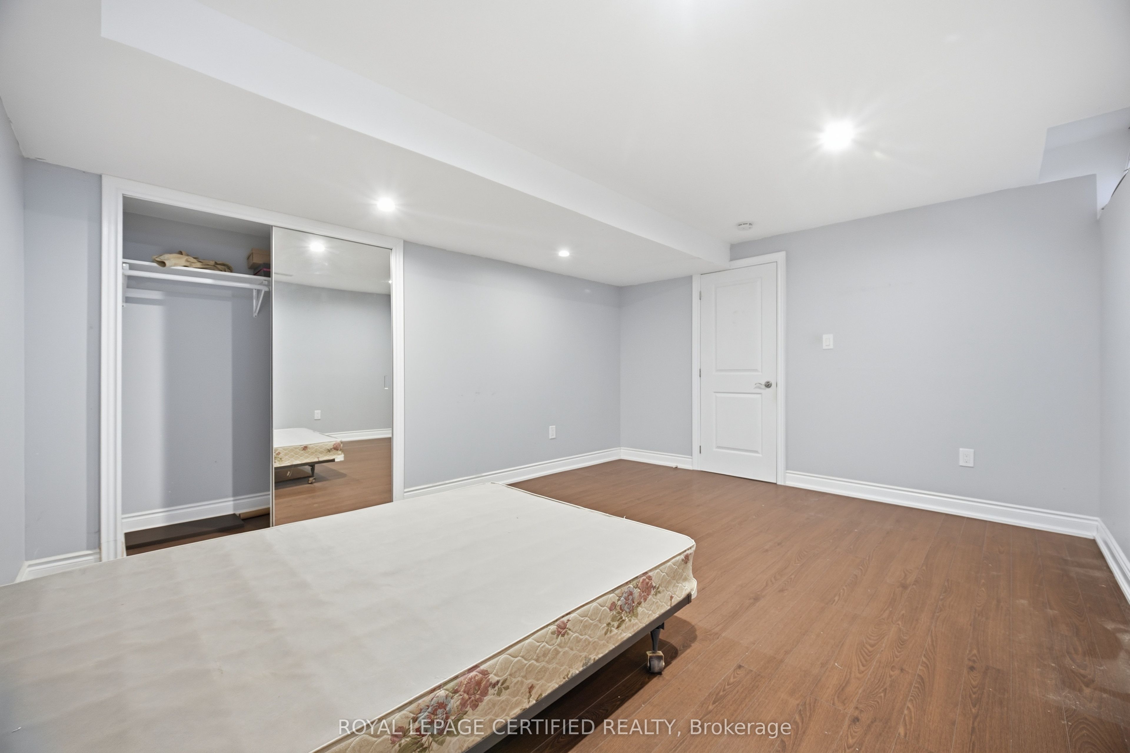 8833 Creditview Road Property Photo 38