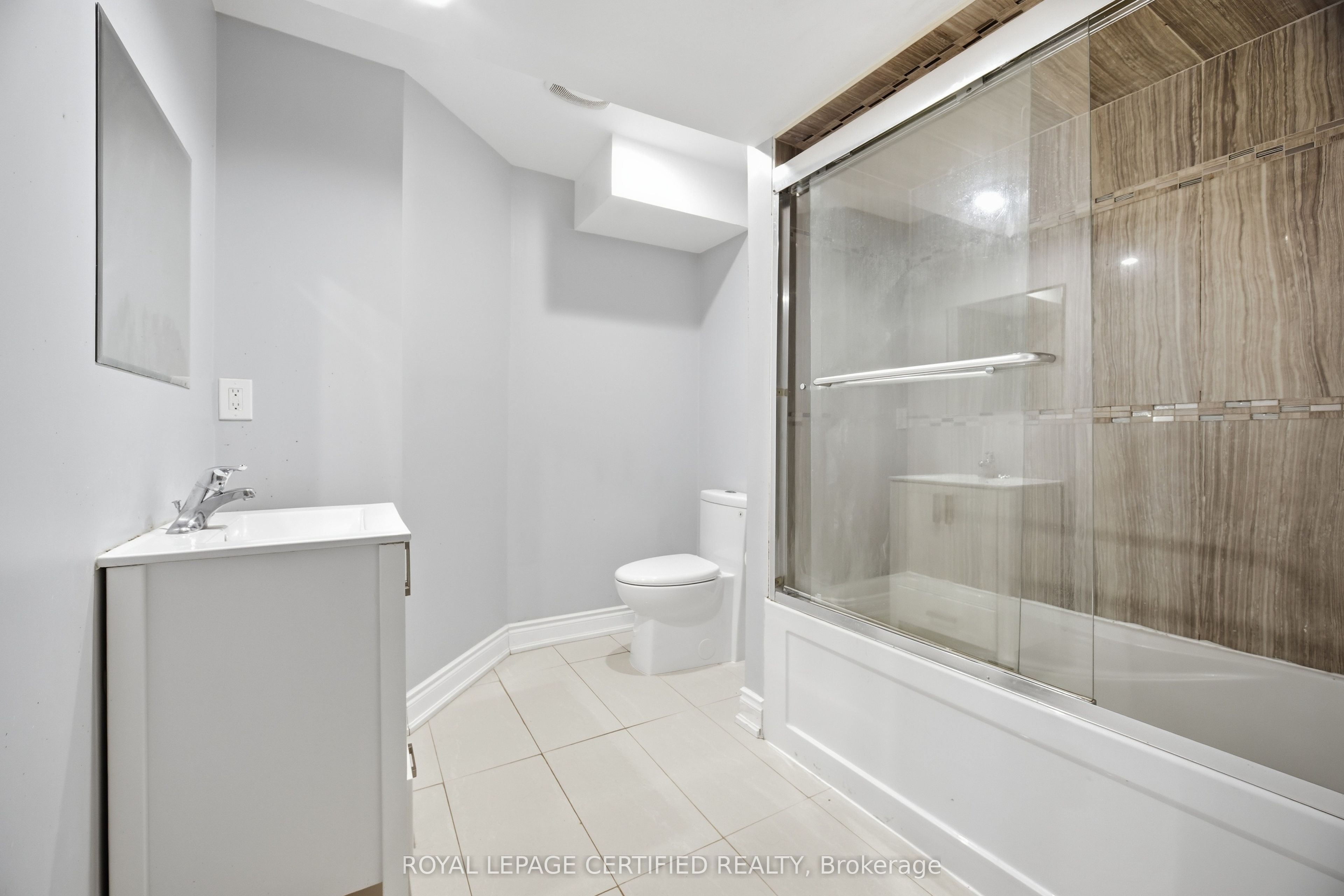 8833 Creditview Road Property Photo 43