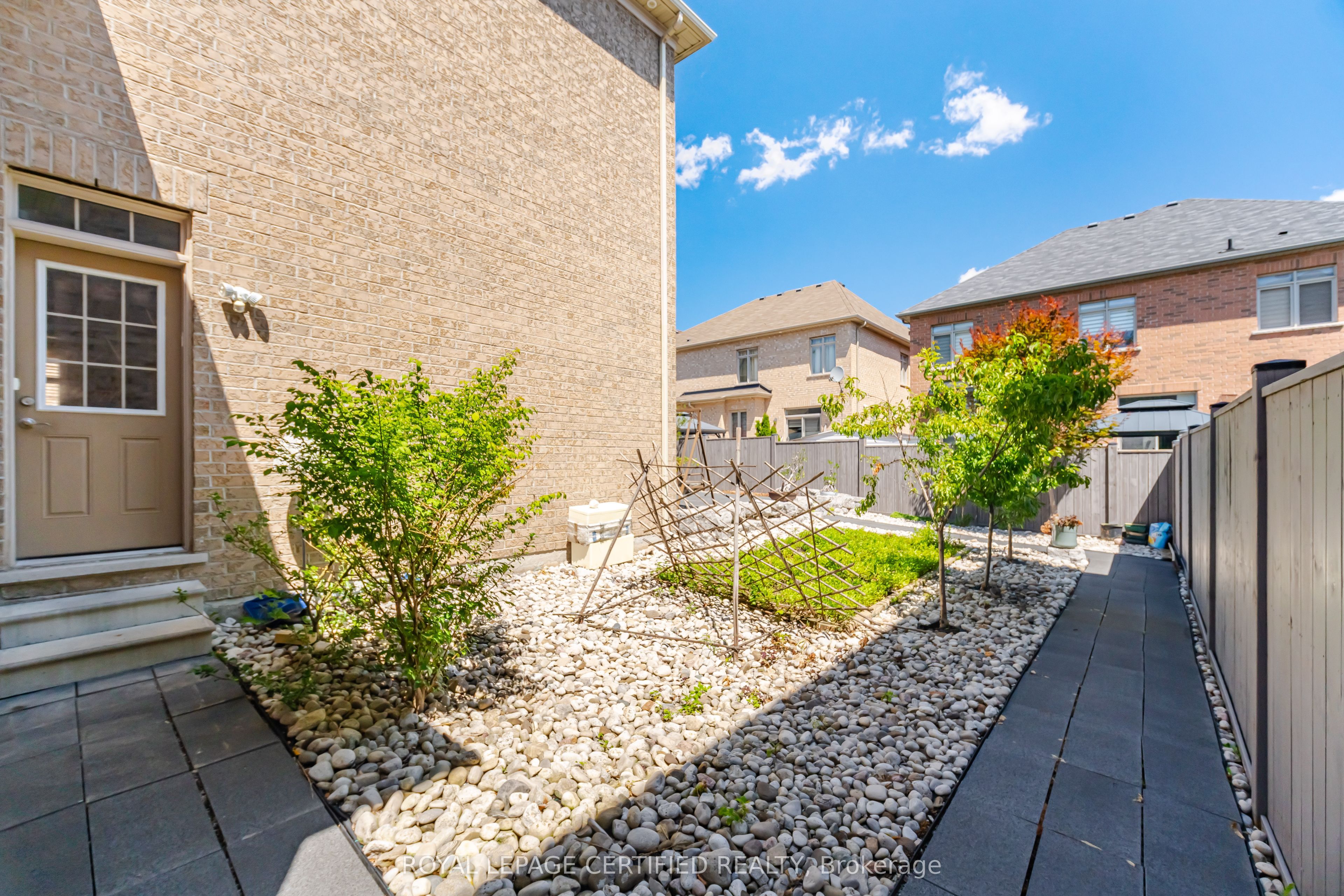 8833 Creditview Road Property Photo 49