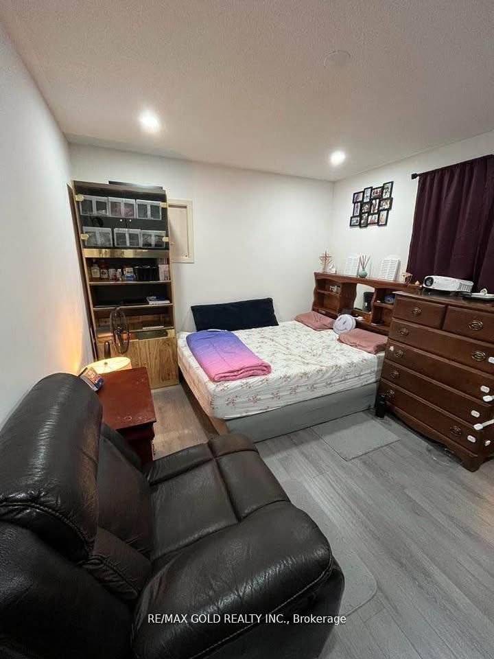 36 Windmill Boulevard Property Photo 14