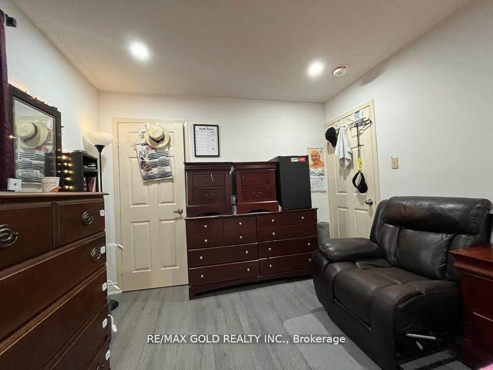 36 Windmill Boulevard Property Photo 16