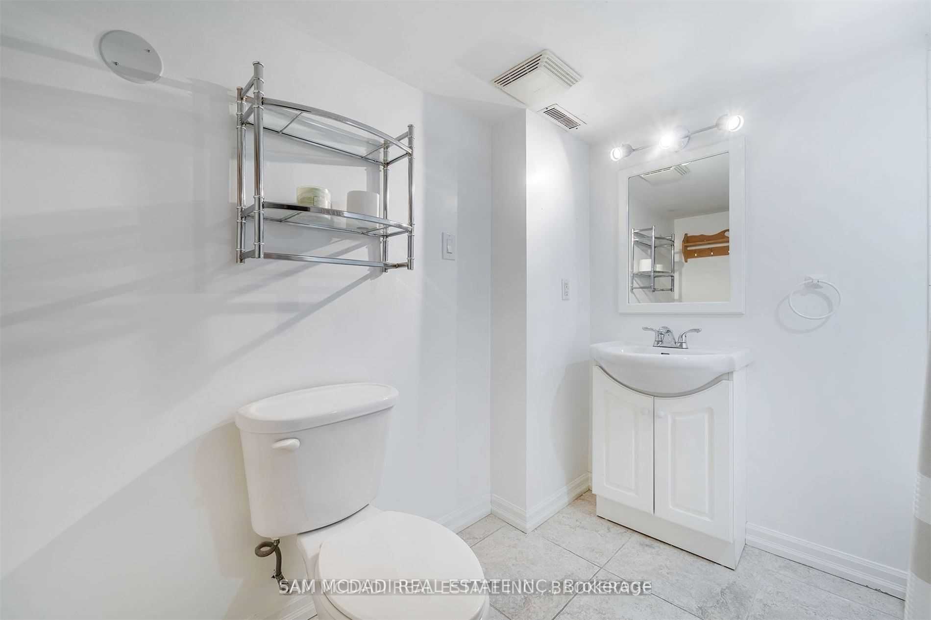 2212 Florian (lower) Road Property Photo 19