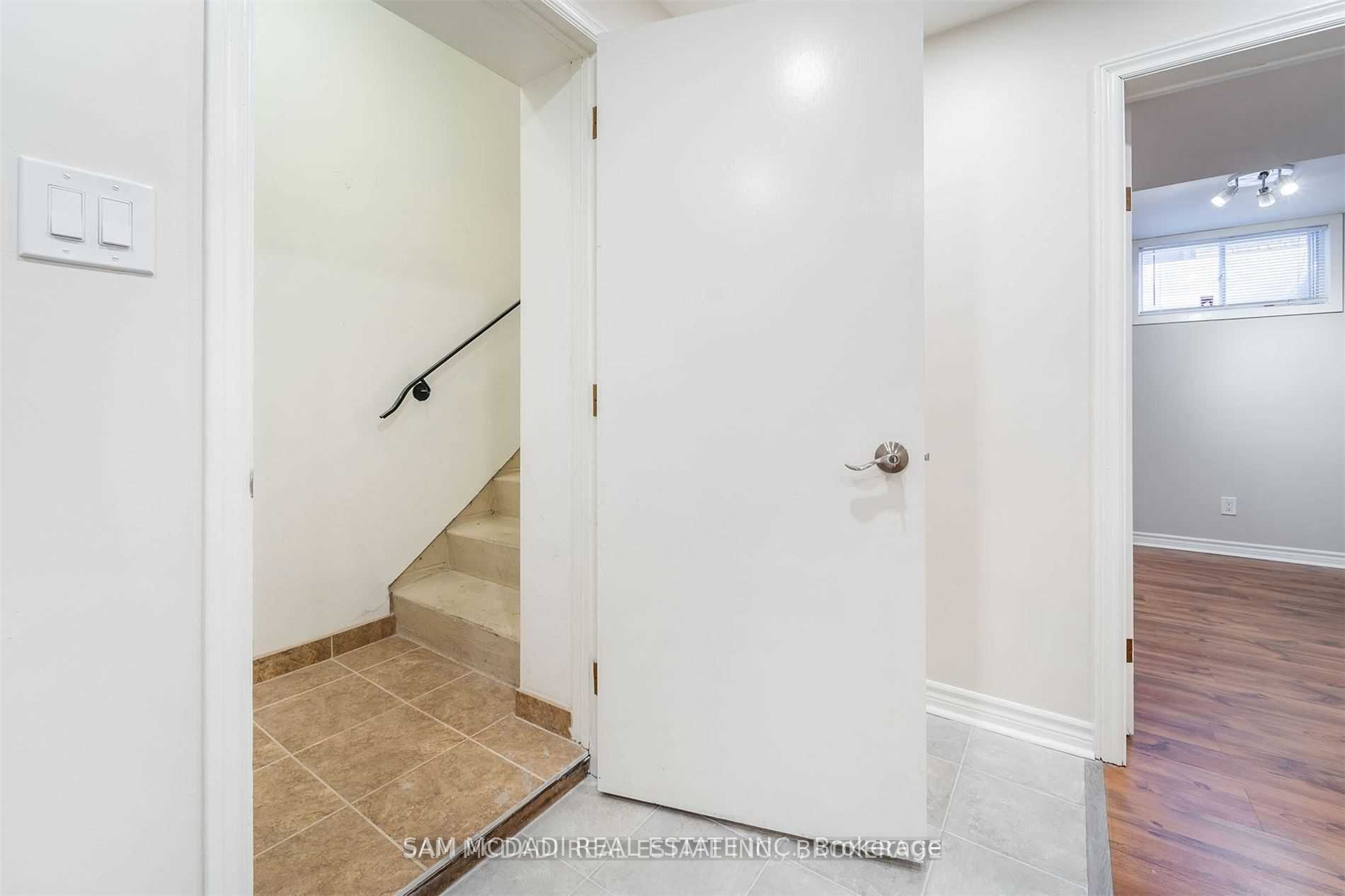 2212 Florian (lower) Road Property Photo 21