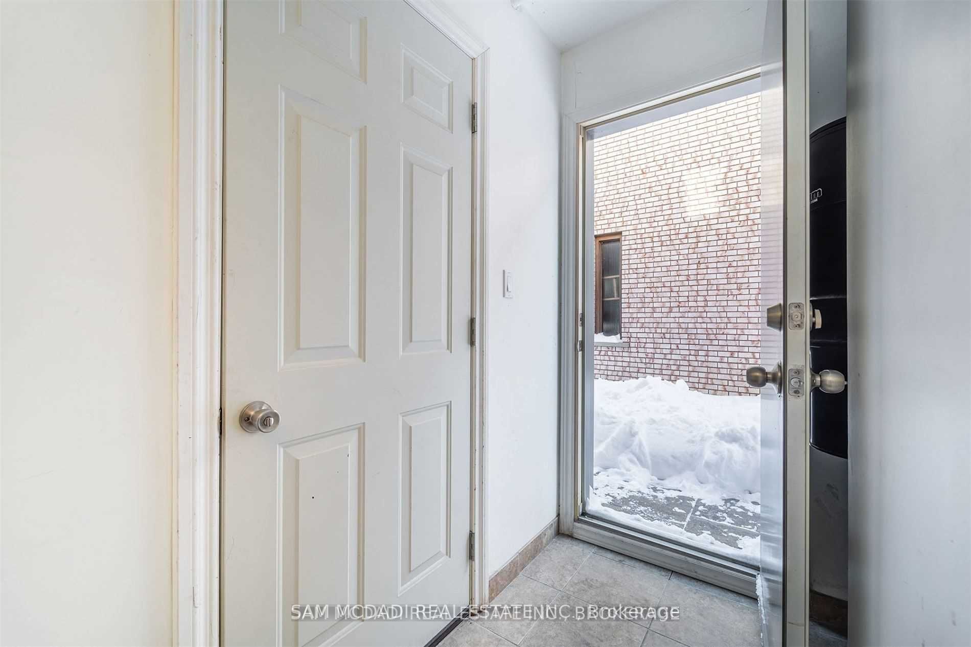 2212 Florian (lower) Road Property Photo 23