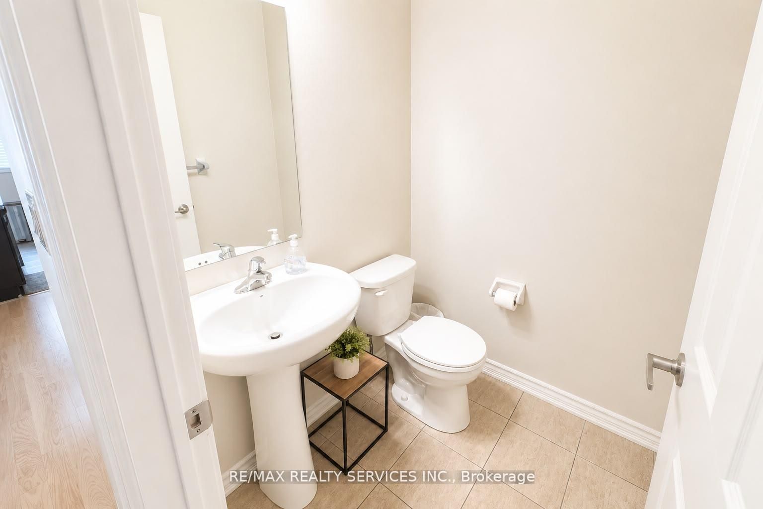 23 Sail Road Property Photo 8
