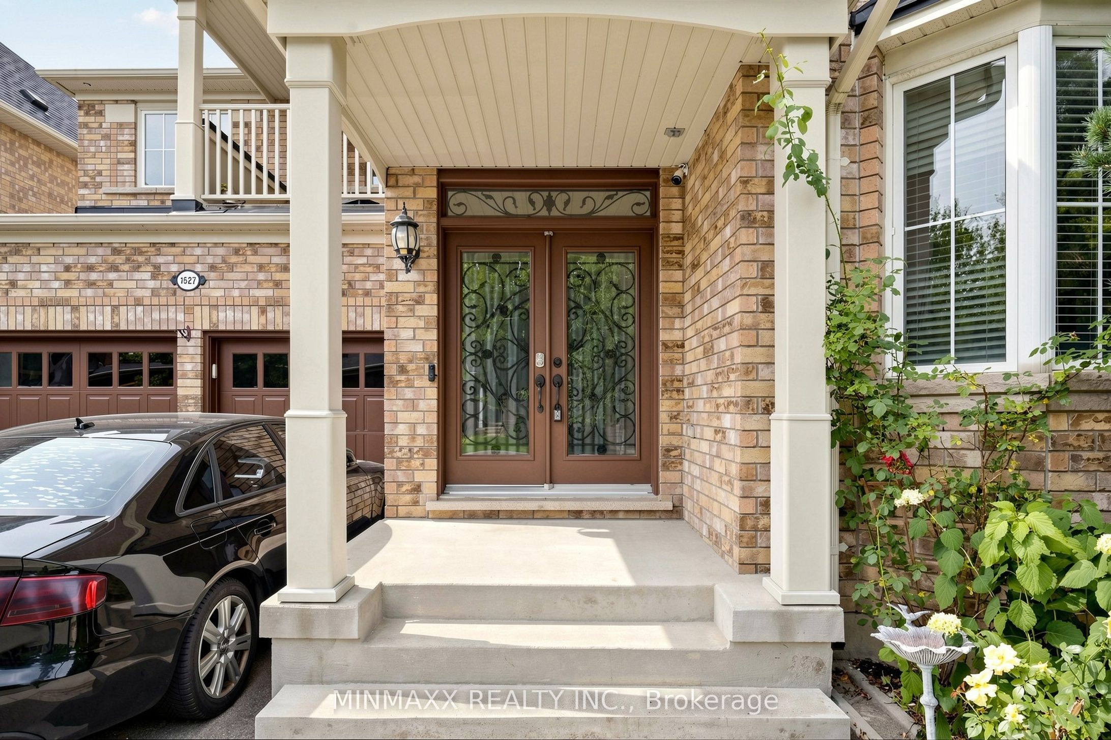 1527 Morse Place Property Photo 2