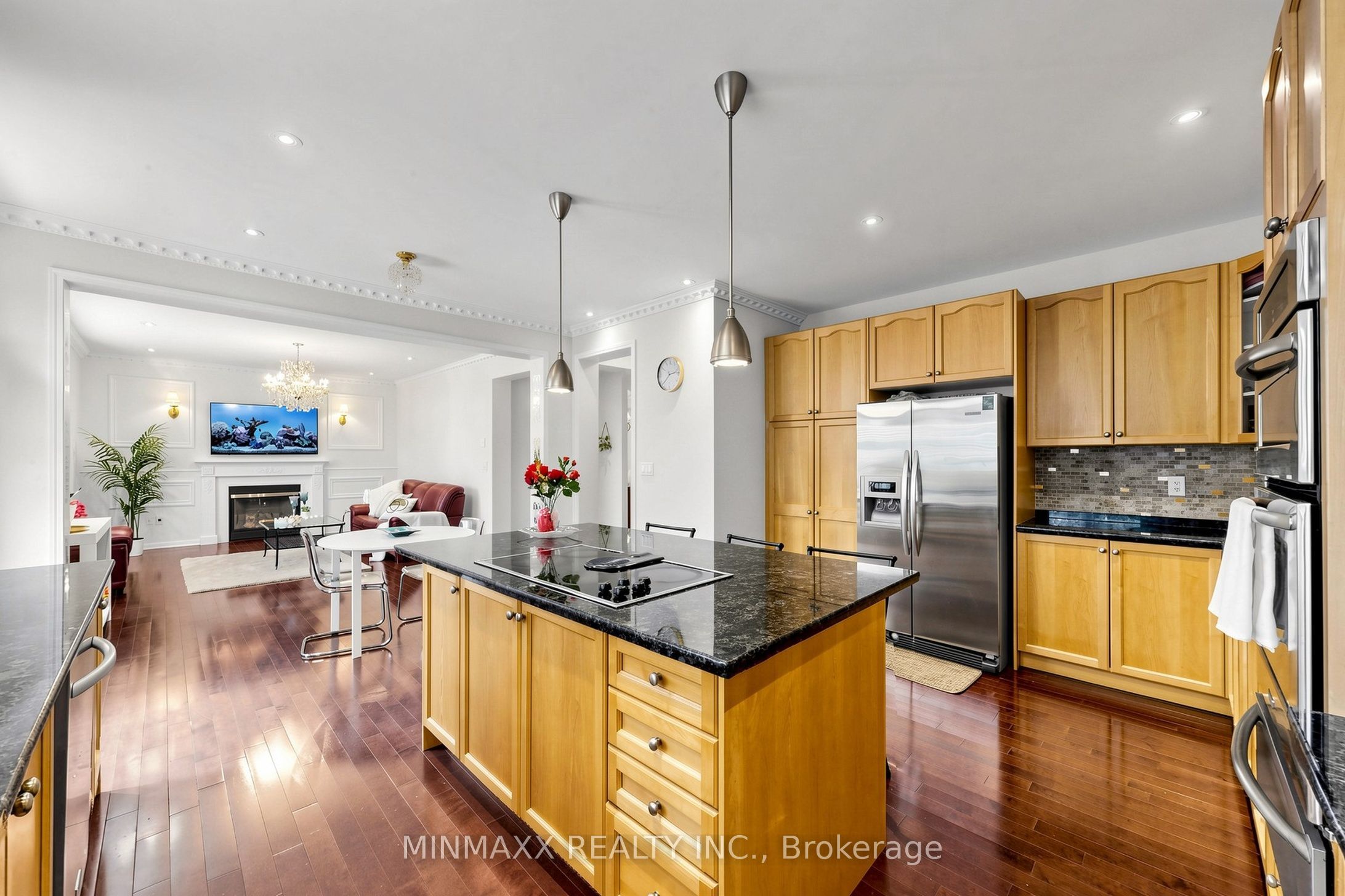 1527 Morse Place Property Photo 10