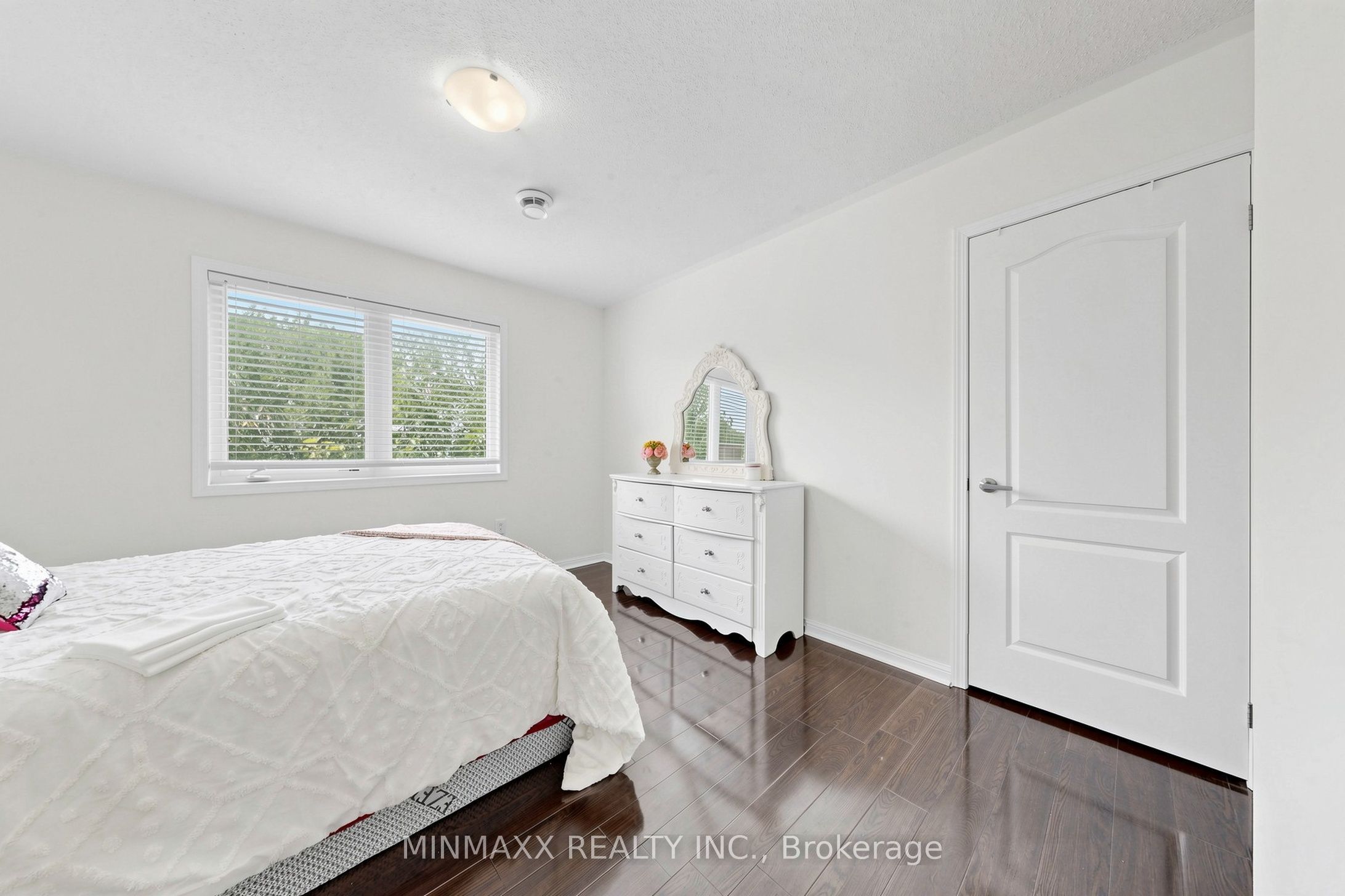1527 Morse Place Property Photo 27