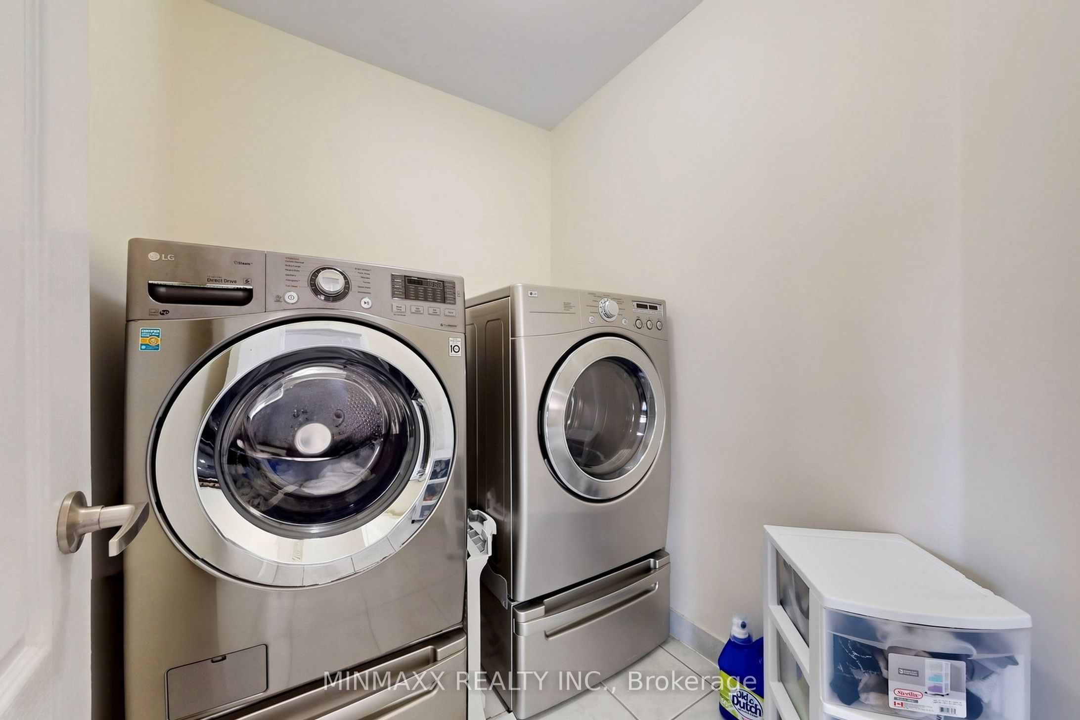 1527 Morse Place Property Photo 45