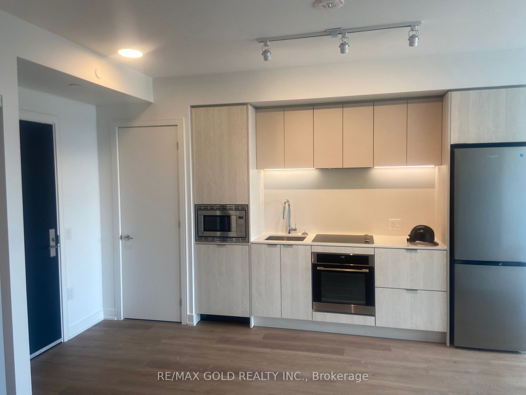 3009 Novar Road 1011 Property Photo 1