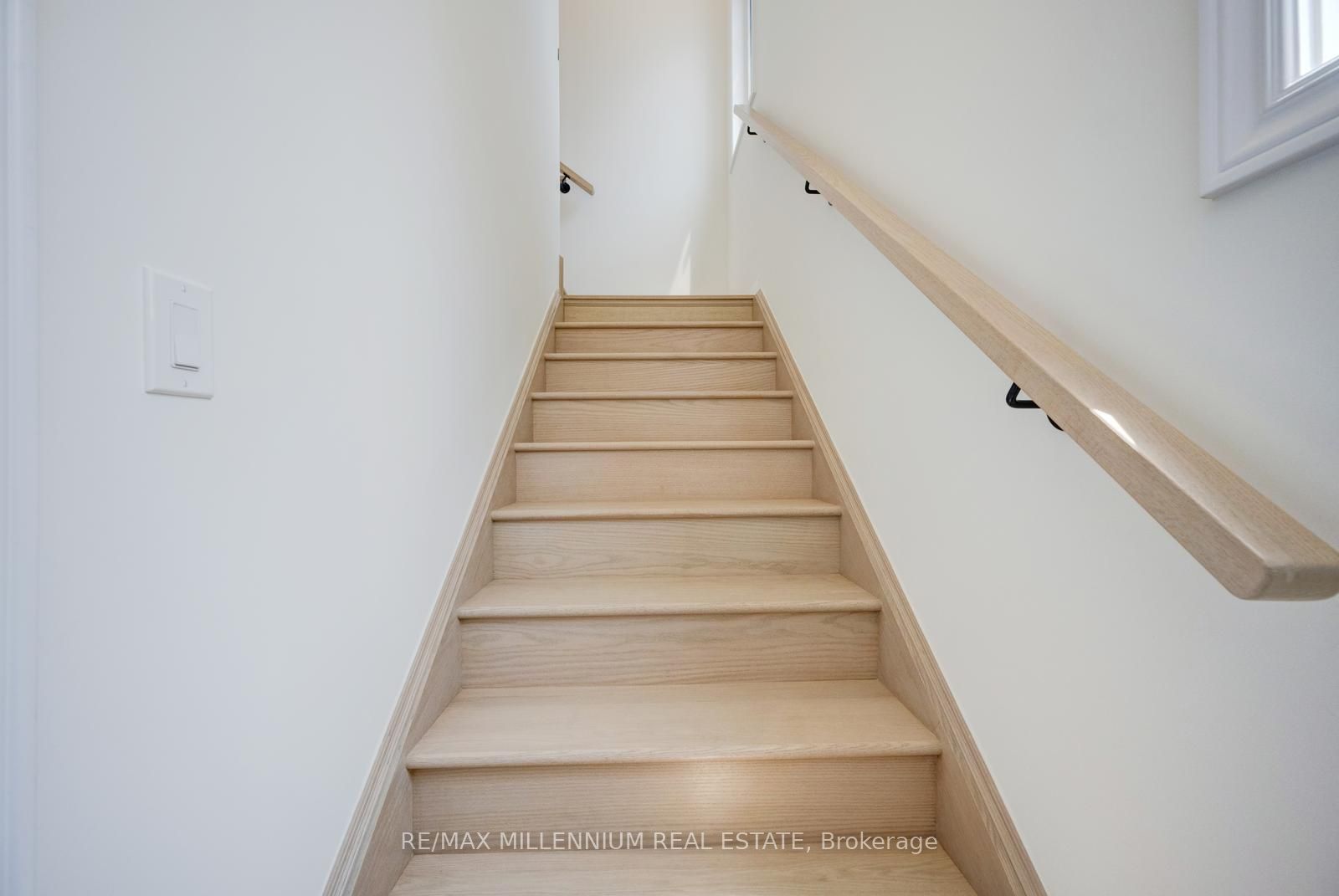 50 Thornbird Crescent Upper Property Photo 5